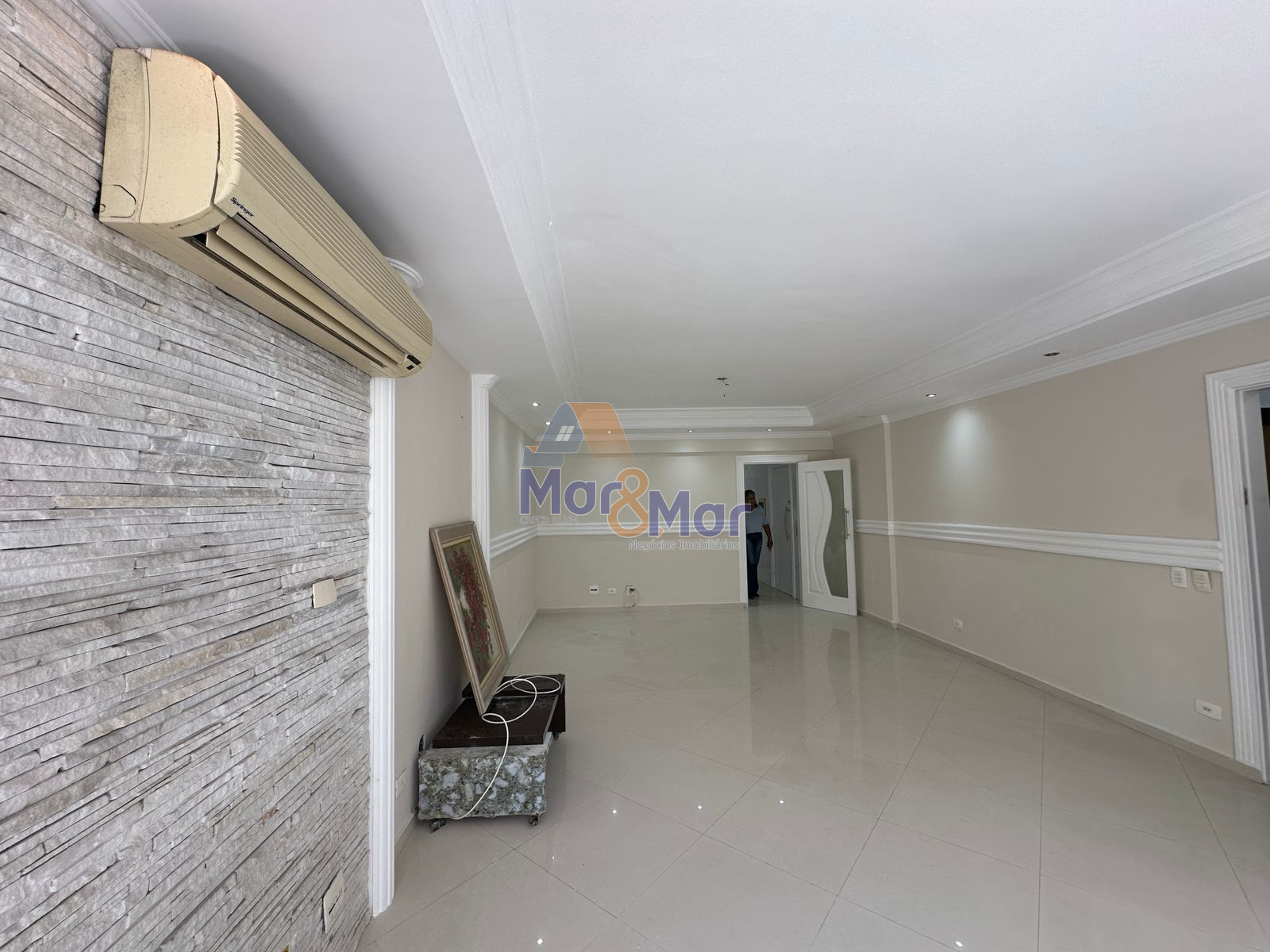 Apartamento na Praia das Pitangueiras, Guarujá - SP