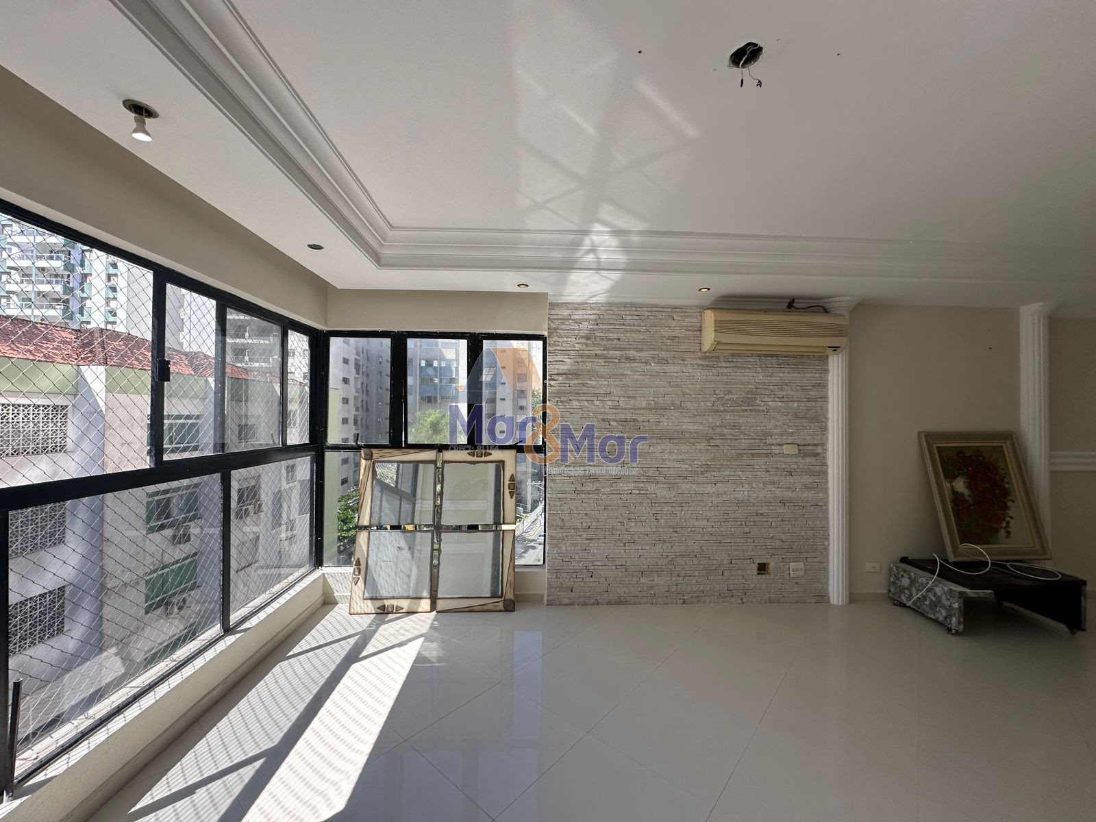 Apartamento na Praia das Pitangueiras, Guarujá - SP