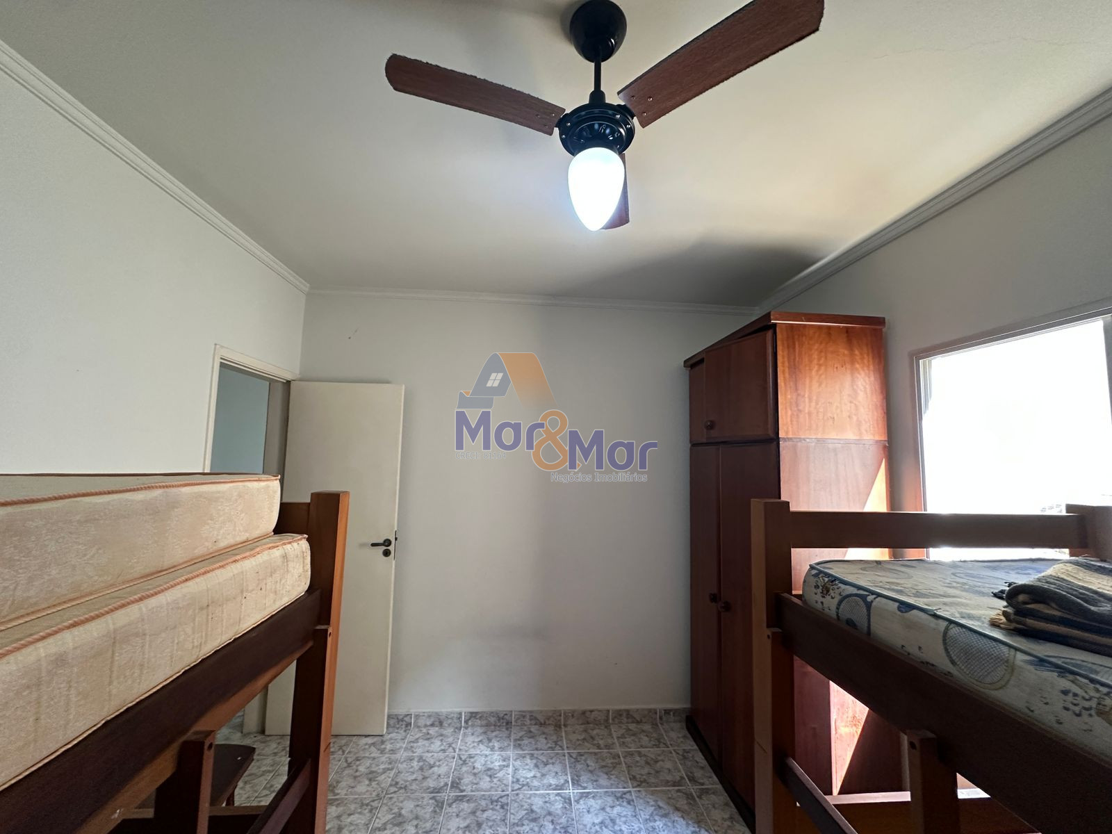 Apartamento na Praia da Enseada, Guarujá - SP