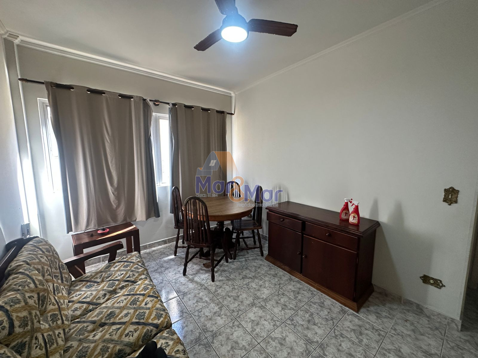 Apartamento na Praia da Enseada, Guarujá - SP
