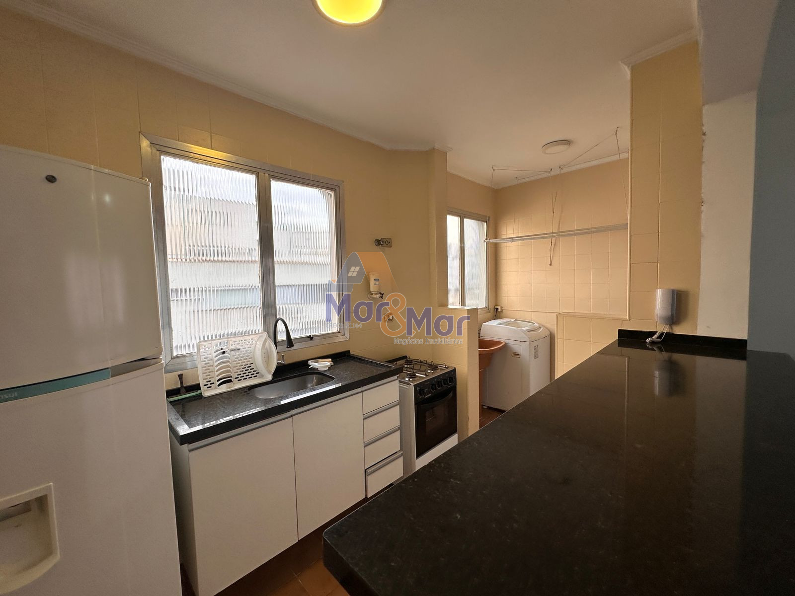 Apartamento na Praia das Astúrias, Guarujá - SP