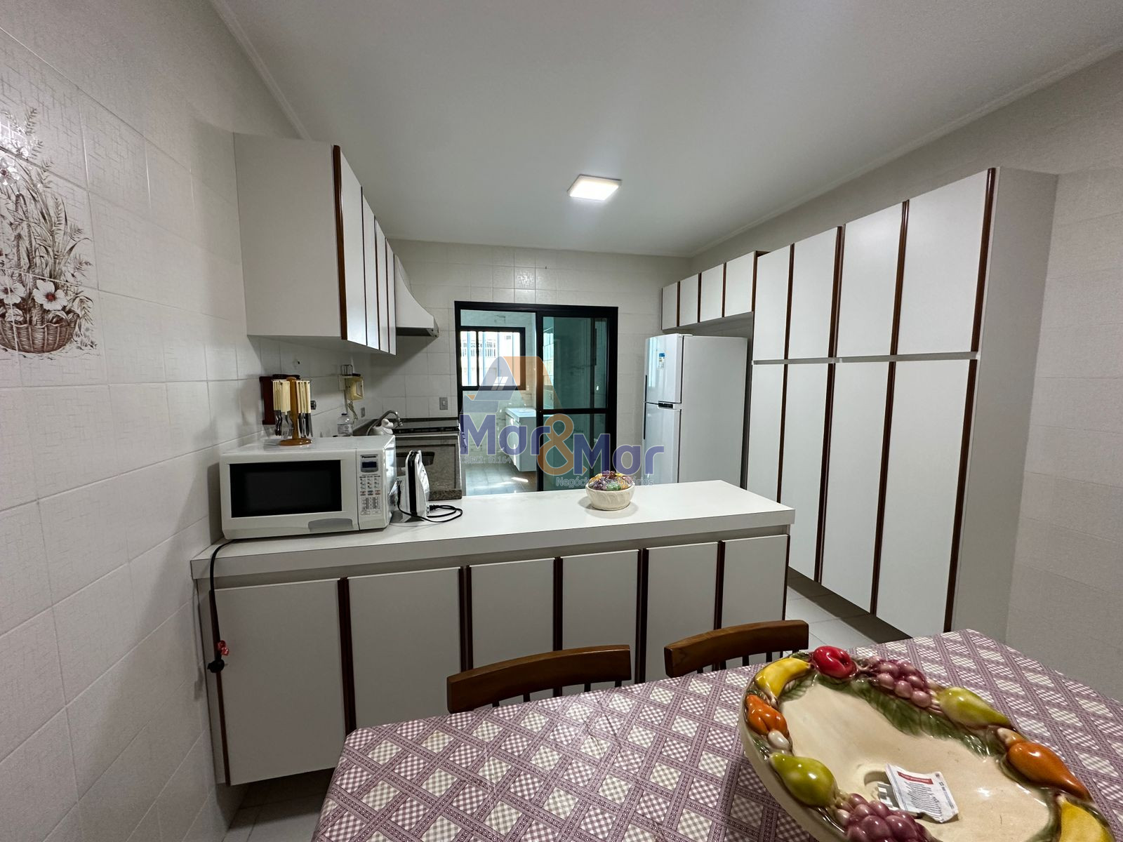 Apartamento na Praia da Enseada, Guarujá - SP