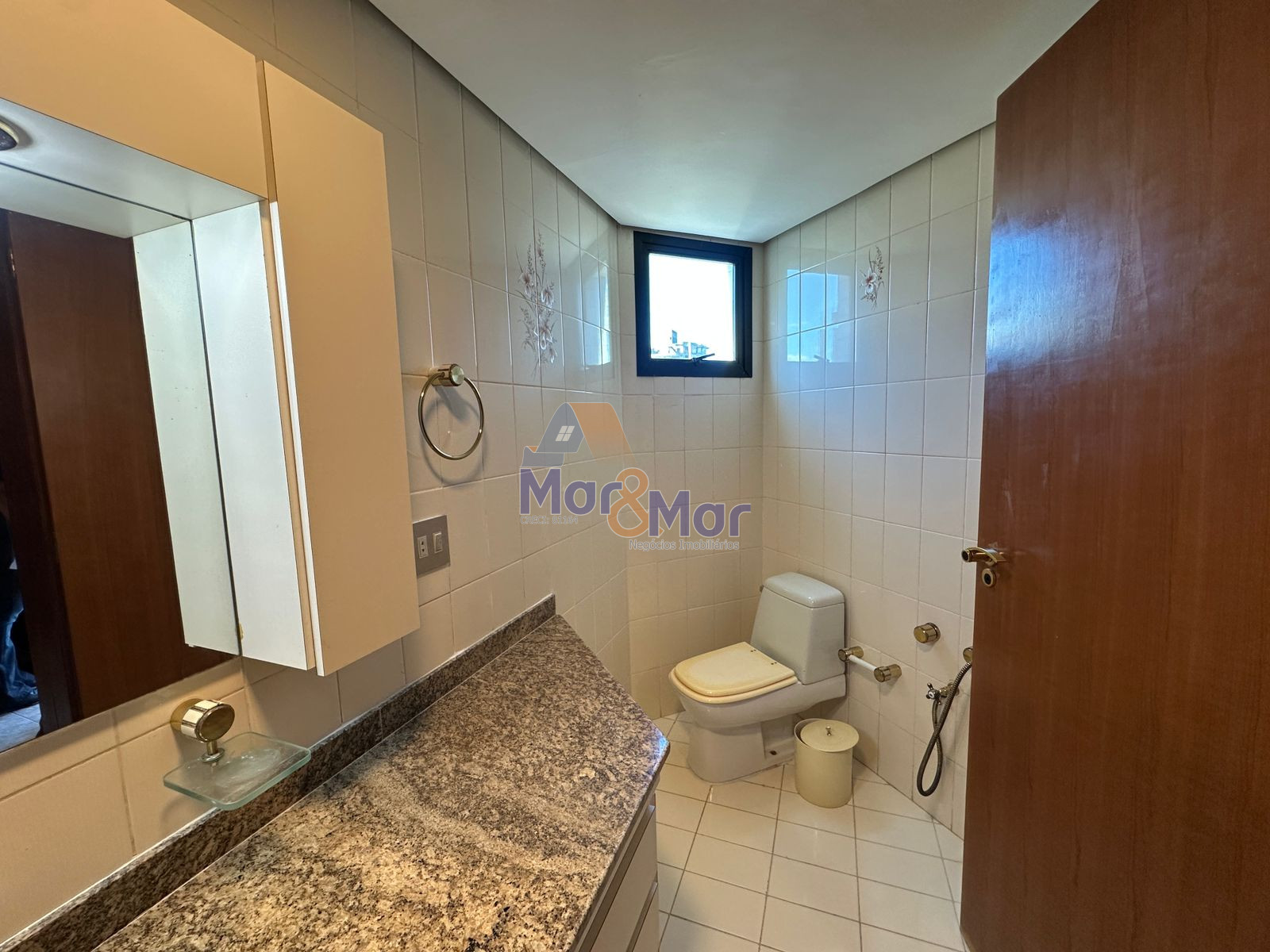 Apartamento na Praia da Enseada, Guarujá - SP