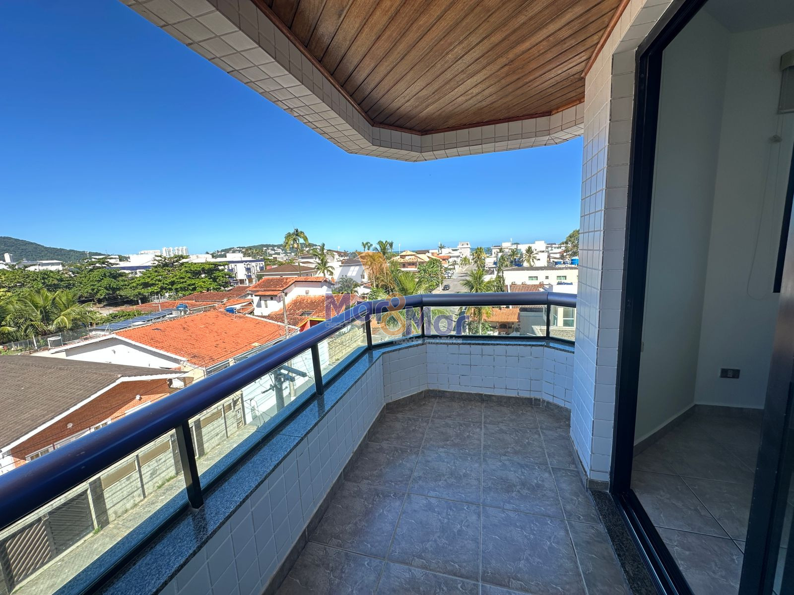 Apartamento na Praia da Enseada, Guarujá - SP