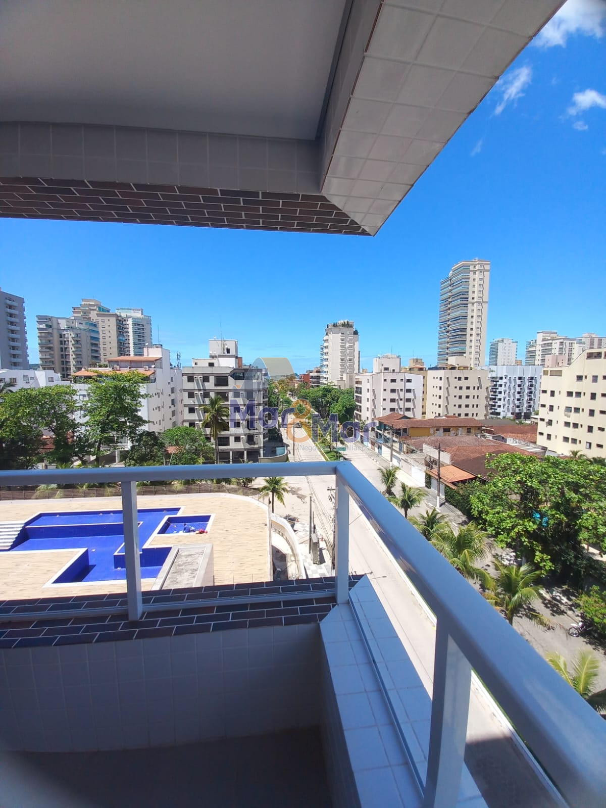 Apartamento na Praia da Enseada, Guarujá - SP