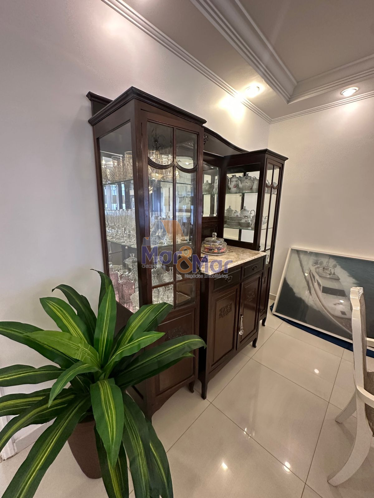 Apartamento na Praia das Pitangueiras, Guarujá - SP