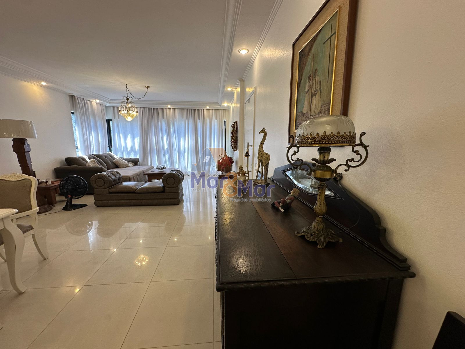 Apartamento na Praia das Pitangueiras, Guarujá - SP