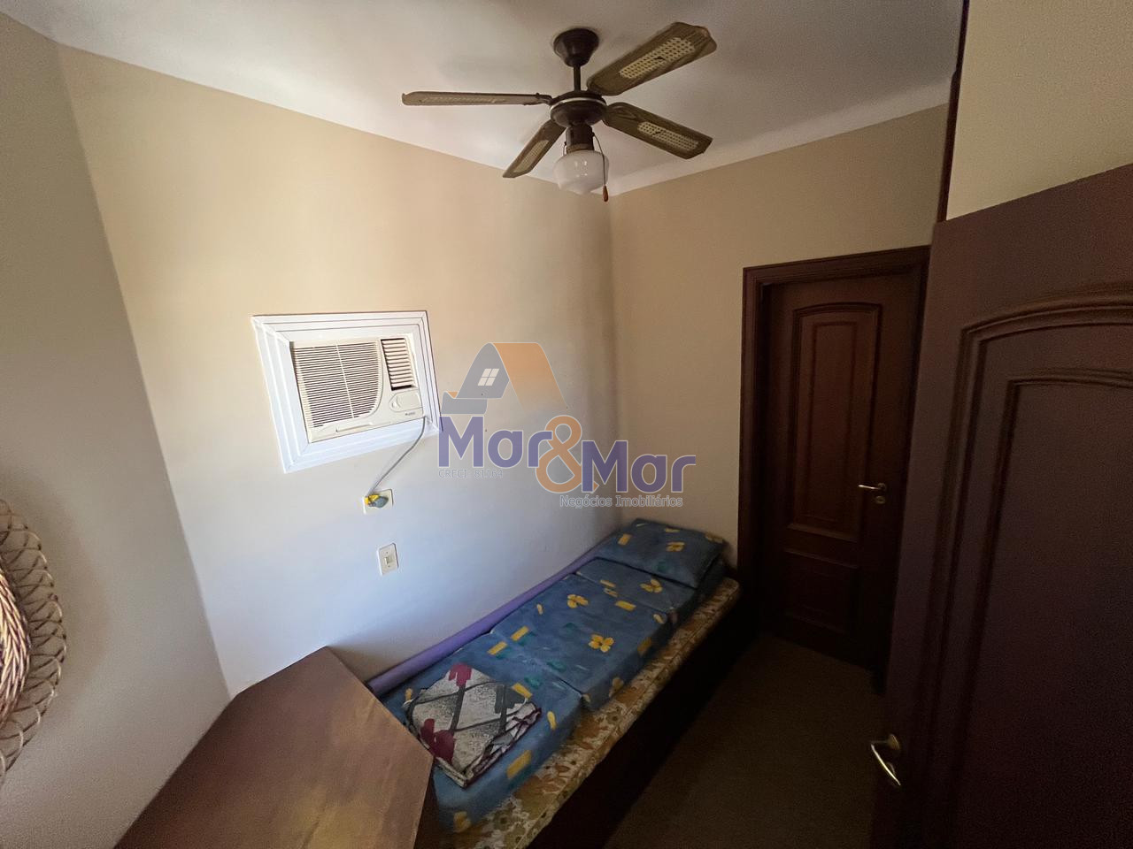 Apartamento na Praia da Enseada, Guarujá - SP