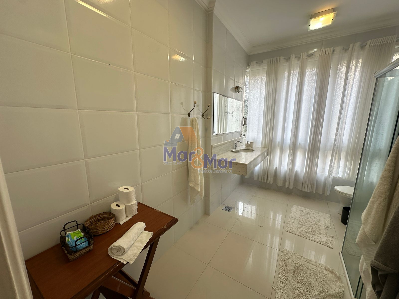 Apartamento Frente ao Mar nas Pitangueiras, Guarujá - SP