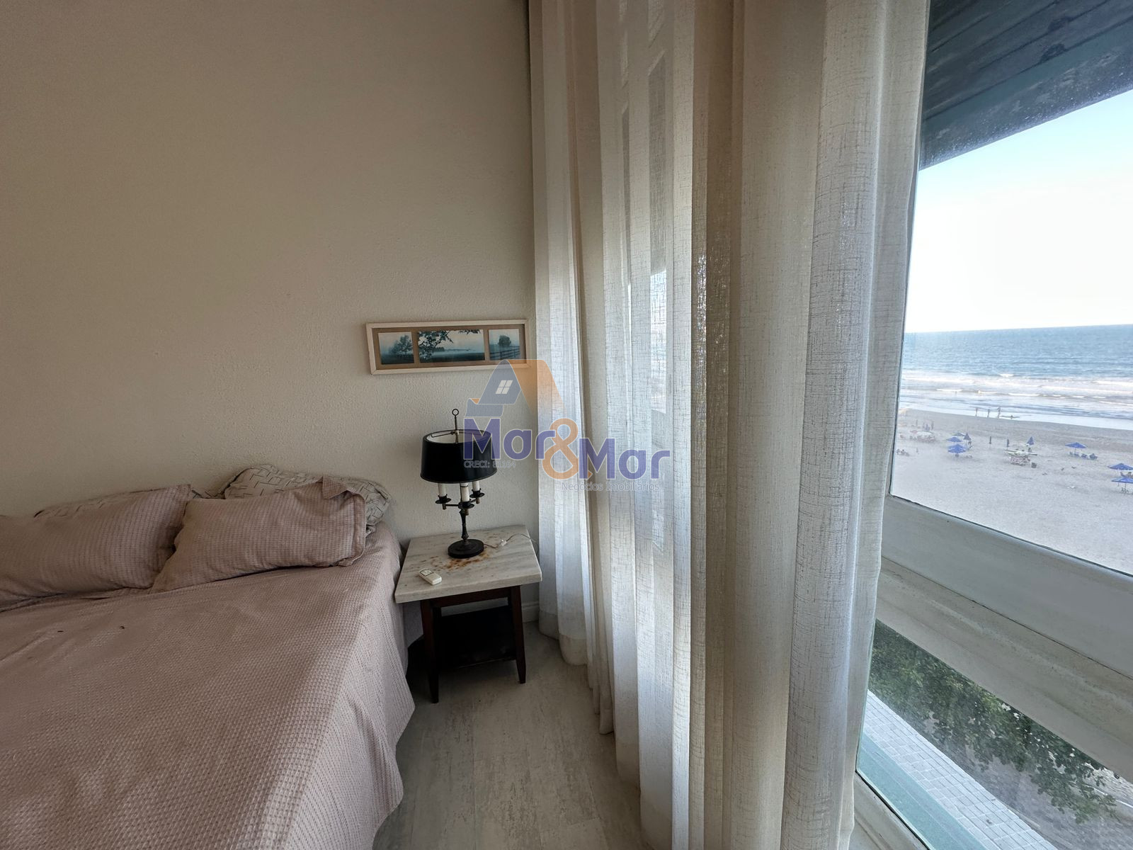 Apartamento Frente ao Mar nas Pitangueiras, Guarujá - SP