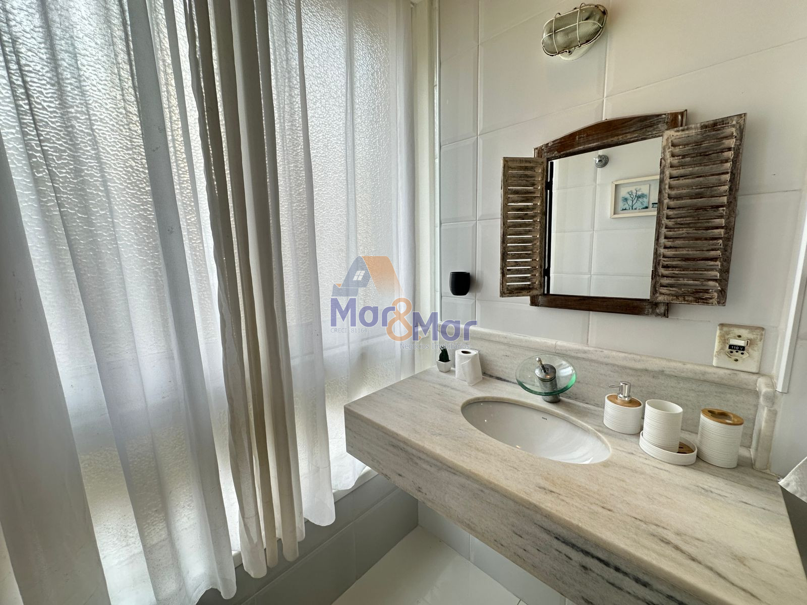 Apartamento Frente ao Mar nas Pitangueiras, Guarujá - SP