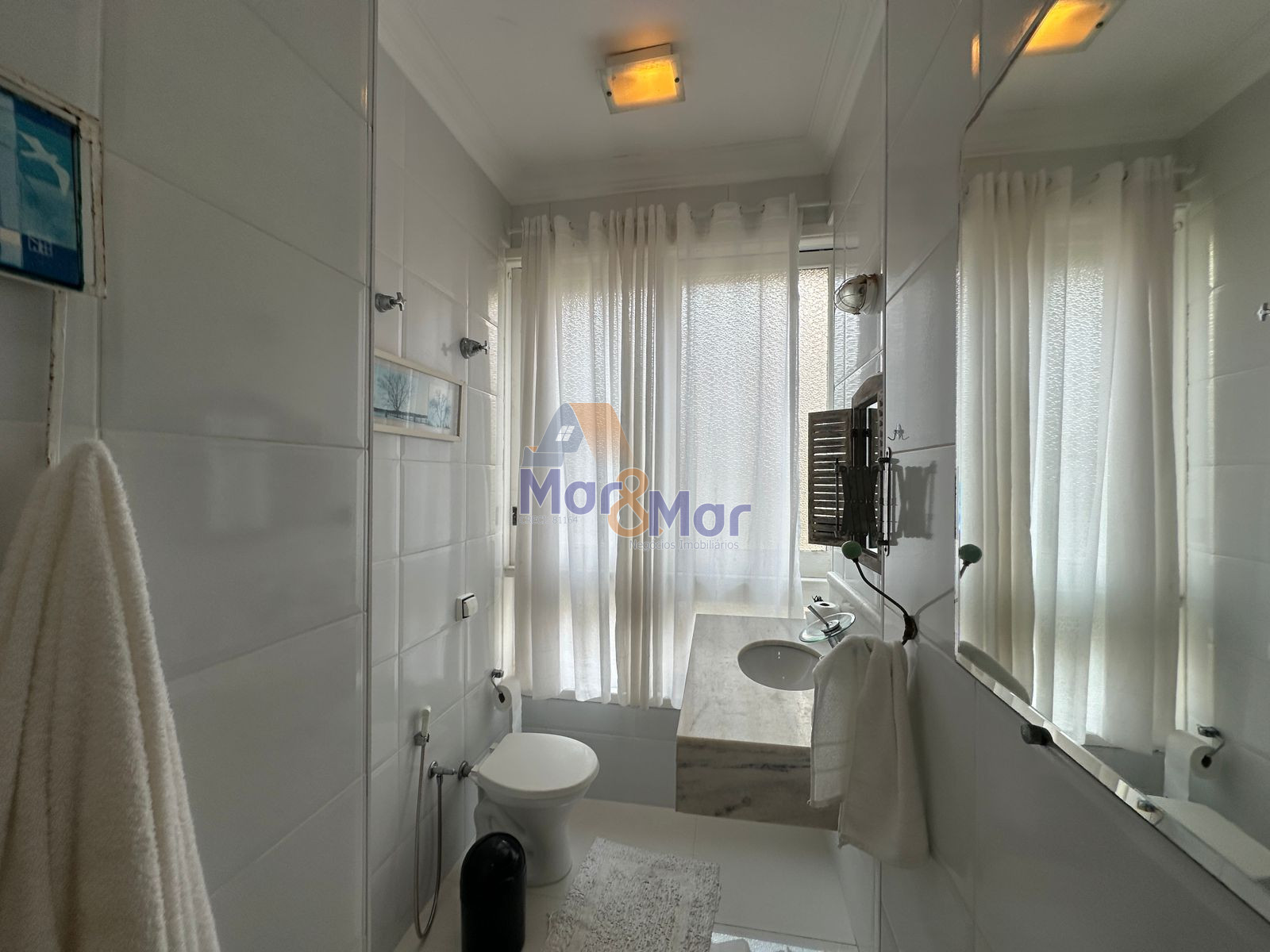 Apartamento Frente ao Mar nas Pitangueiras, Guarujá - SP