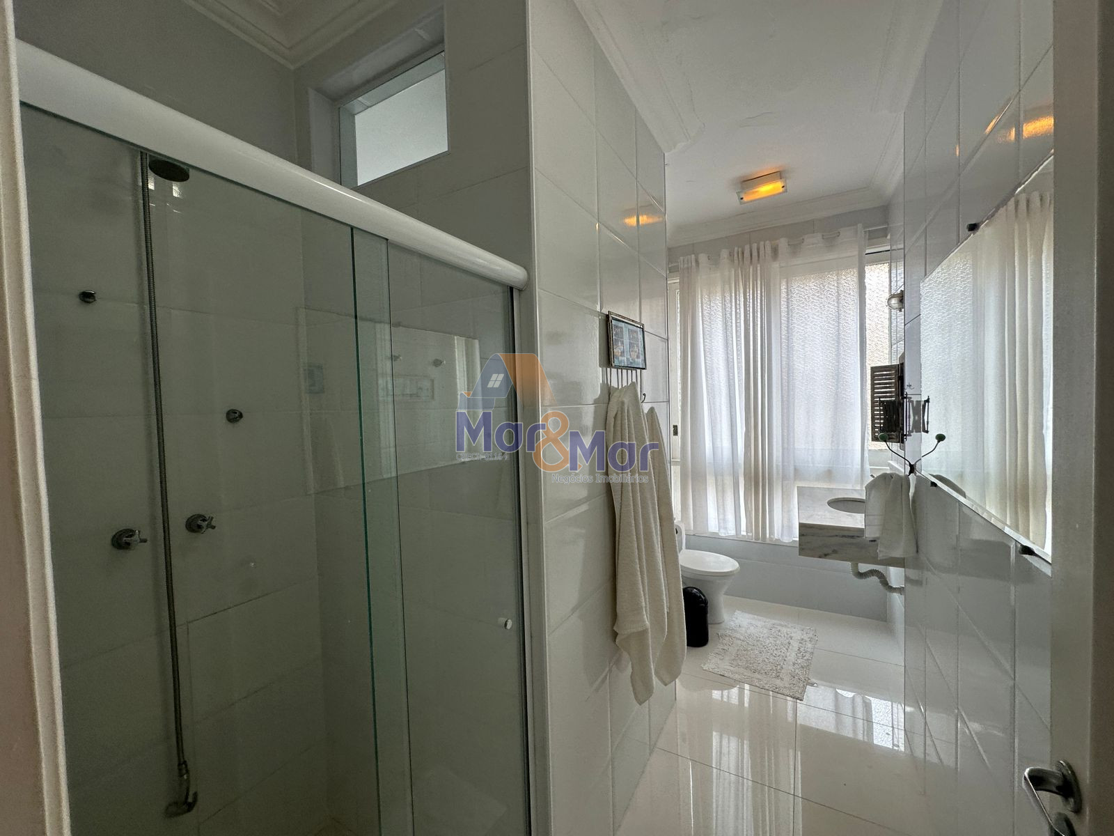 Apartamento Frente ao Mar nas Pitangueiras, Guarujá - SP