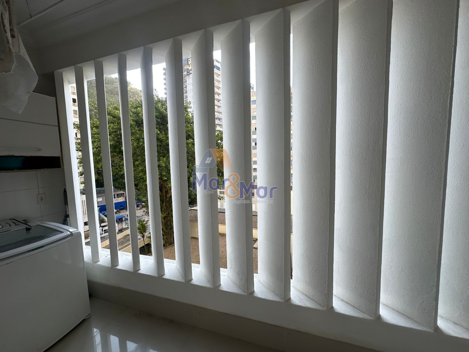Apartamento Frente ao Mar nas Pitangueiras, Guarujá - SP