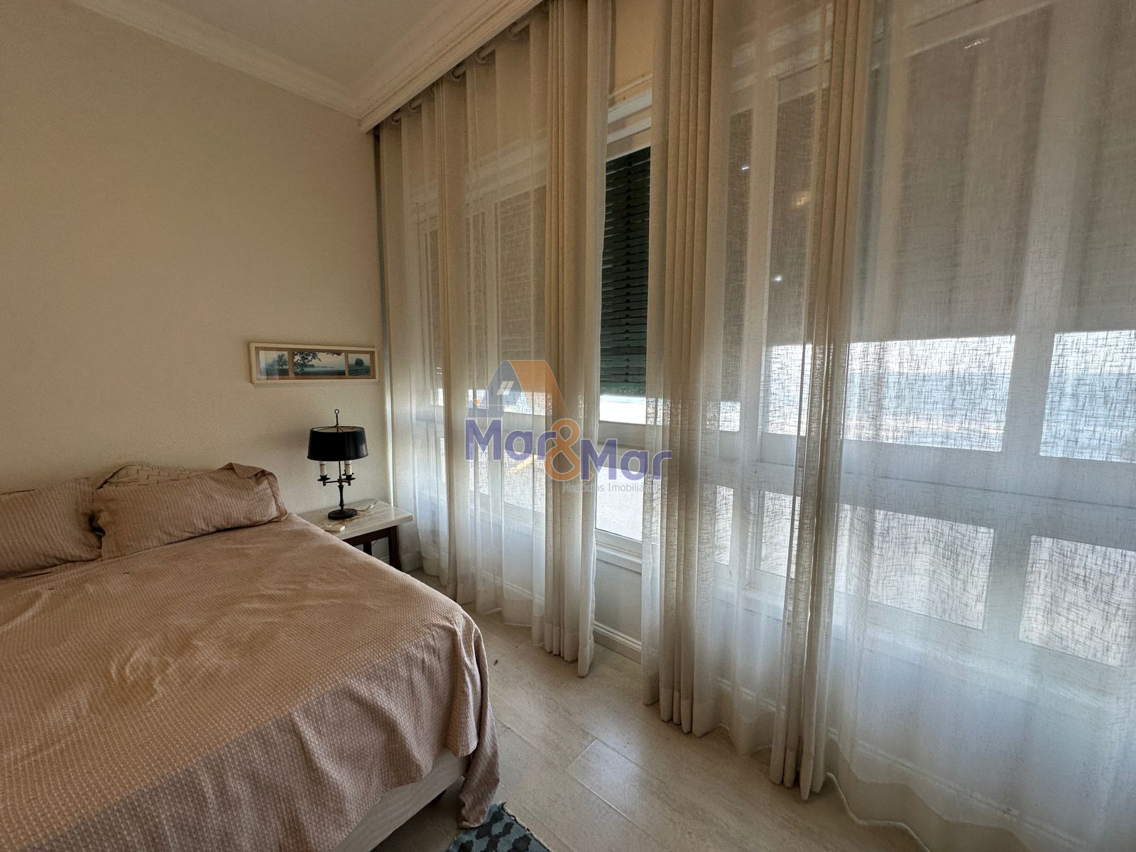 Apartamento Frente ao Mar nas Pitangueiras, Guarujá - SP