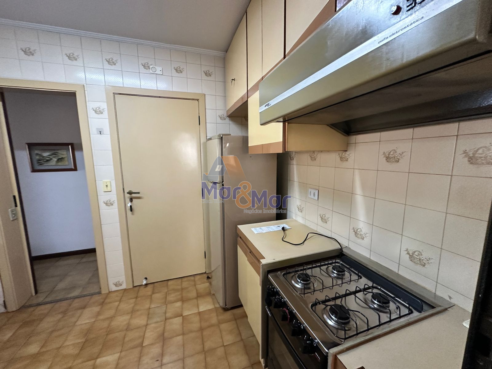 Apartamento na Praia das Pitangueiras, Guarujá - SP