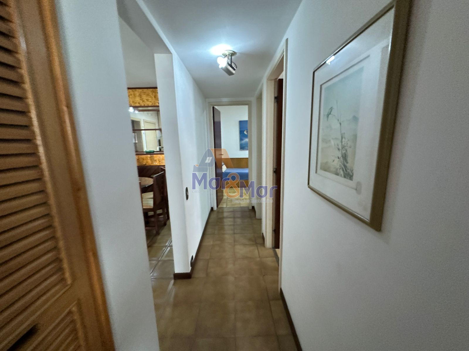 Apartamento na Praia das Pitangueiras, Guarujá - SP