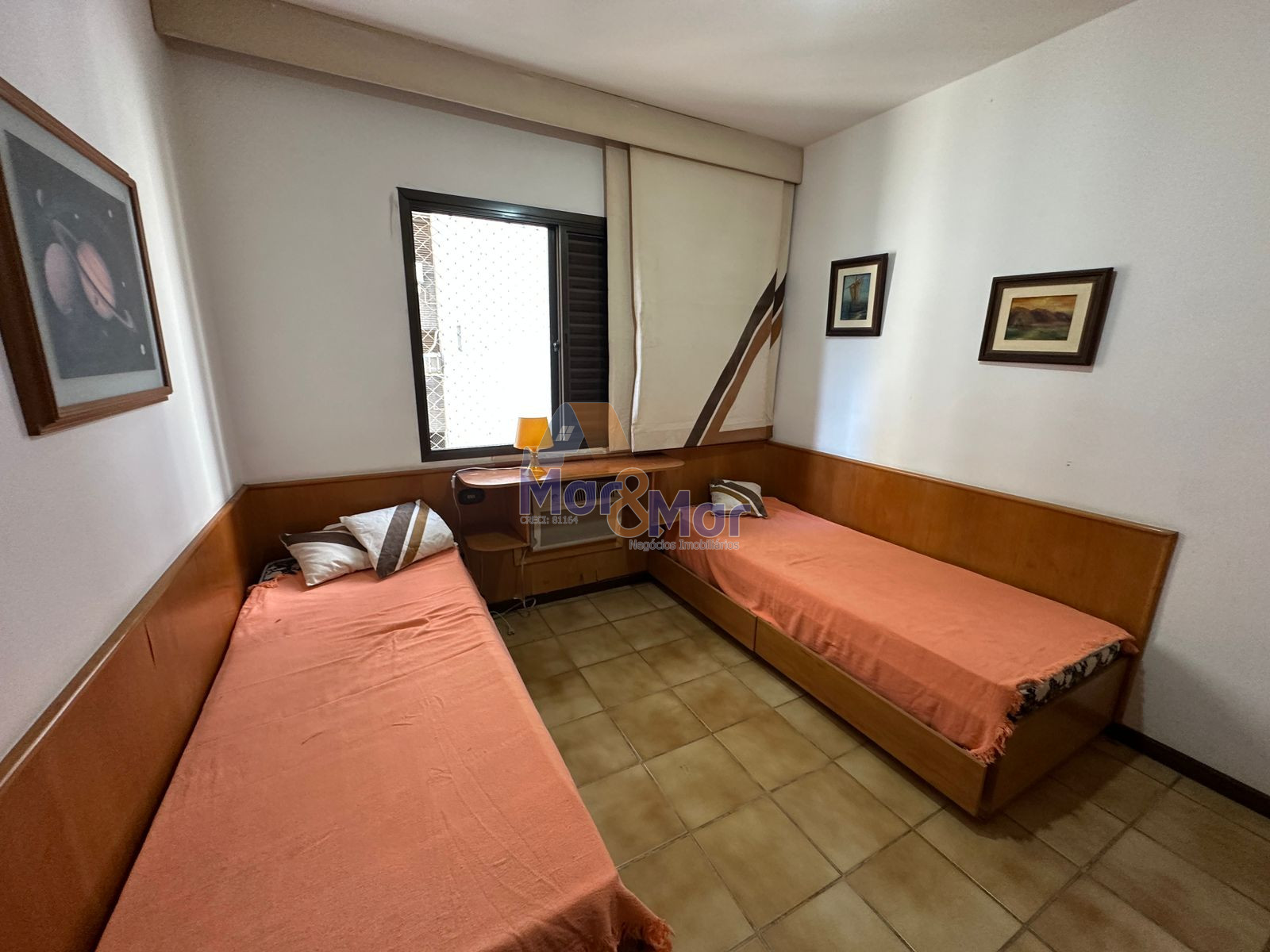 Apartamento na Praia das Pitangueiras, Guarujá - SP