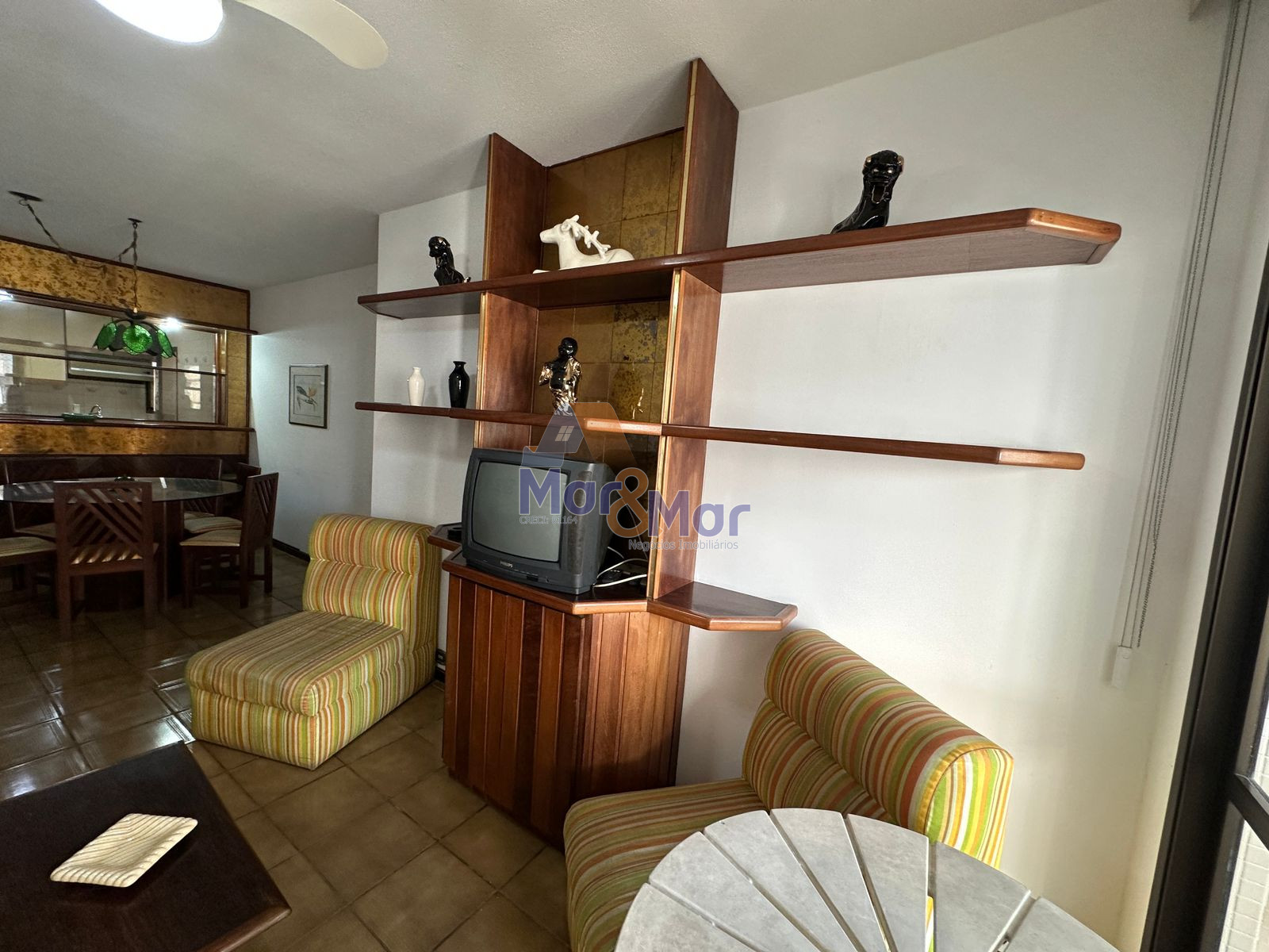 Apartamento na Praia das Pitangueiras, Guarujá - SP
