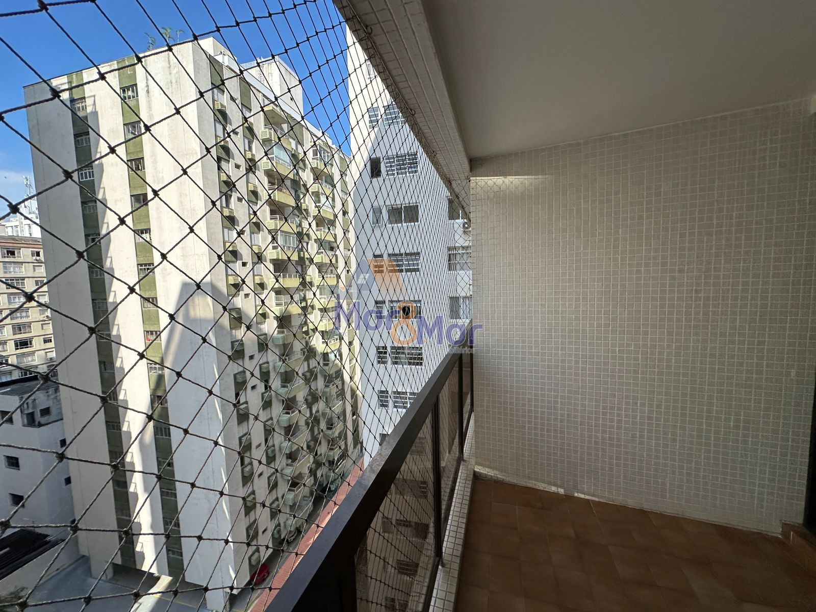 Apartamento na Praia das Pitangueiras, Guarujá - SP