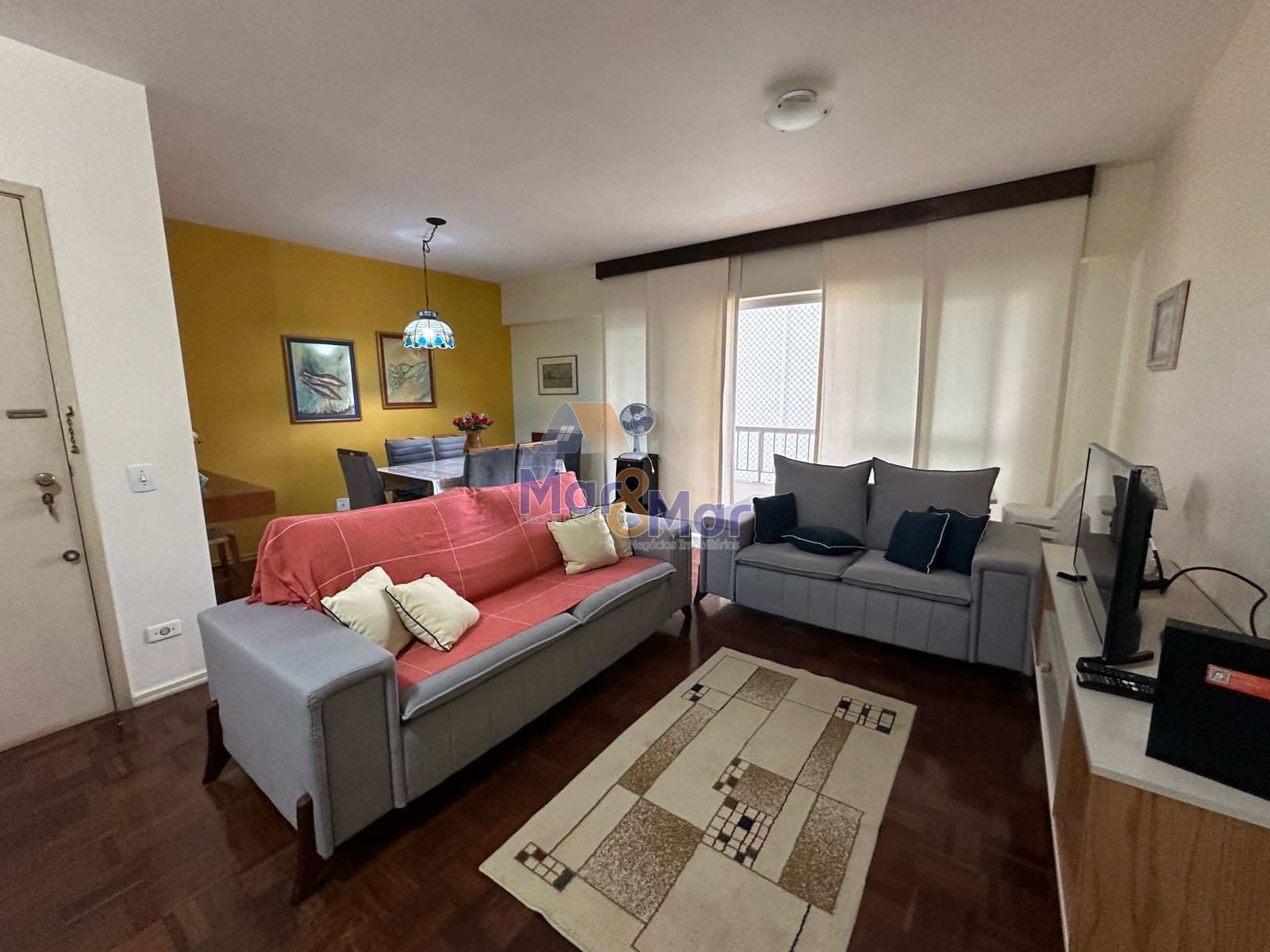 Apartamento na Praia das Pitangueiras, Guarujá - SP