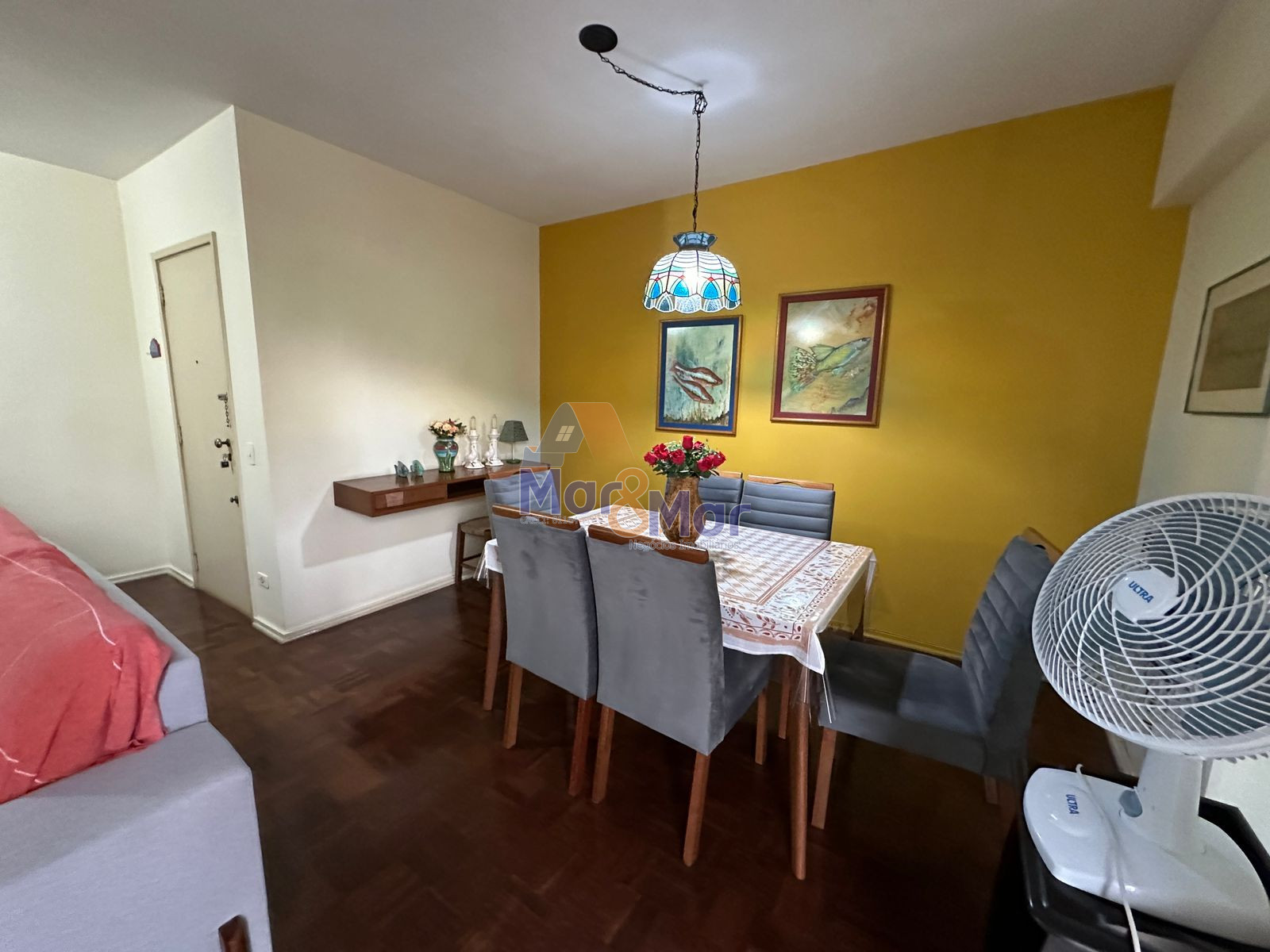 Apartamento na Praia das Pitangueiras, Guarujá - SP