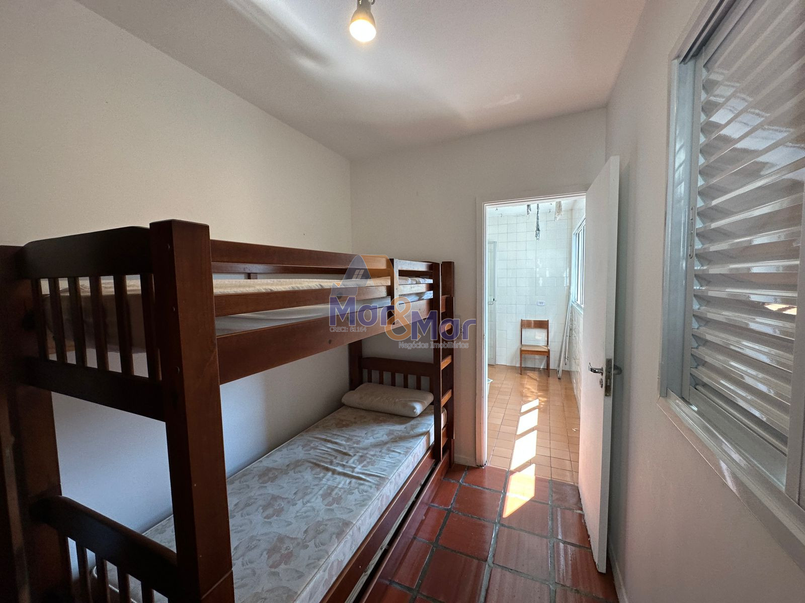 Apartamento na Praia das Pitangueiras, Guarujá - SP