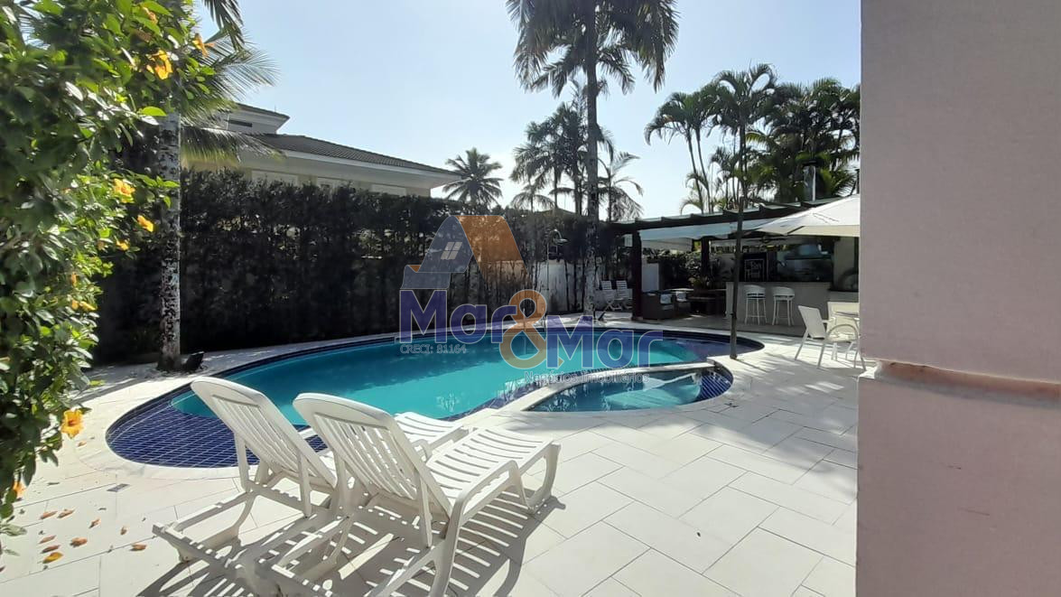 Casa em Condomínio na Praia da Enseada, Guarujá - SP