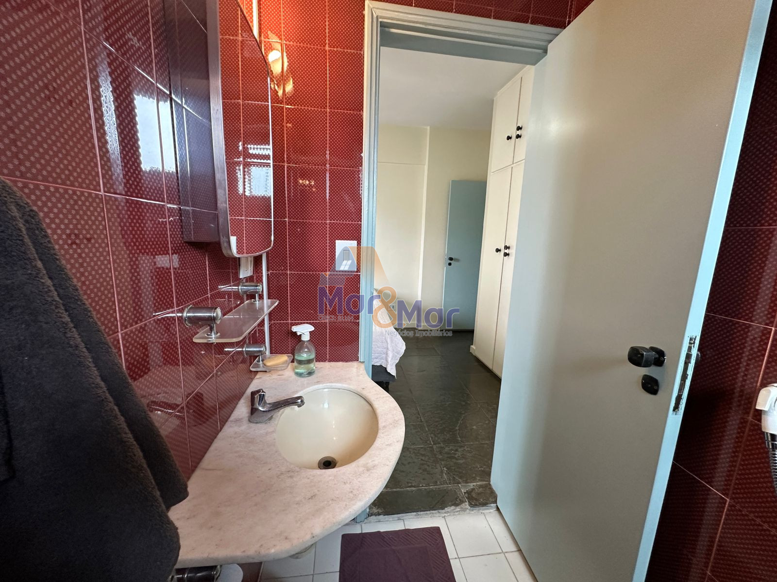 Apartamento na Praia das Astúrias, Guarujá - SP