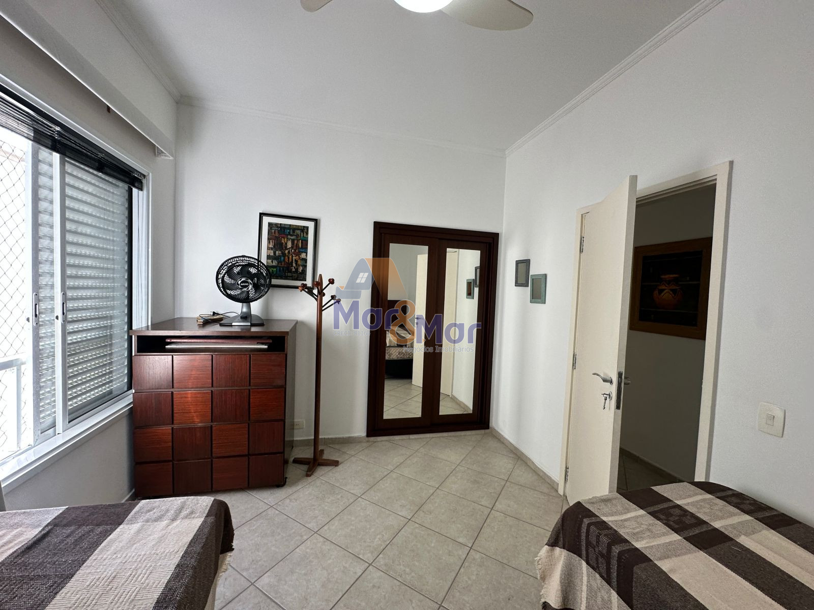 Apartamento Frente ao Mar nas Pitangueiras, Guarujá - SP