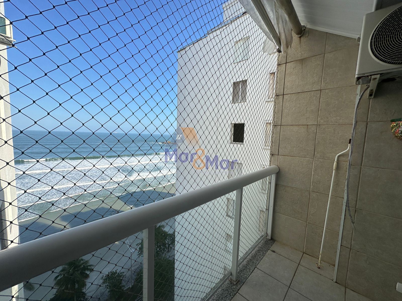 Apartamento Frente ao Mar nas Pitangueiras, Guarujá - SP