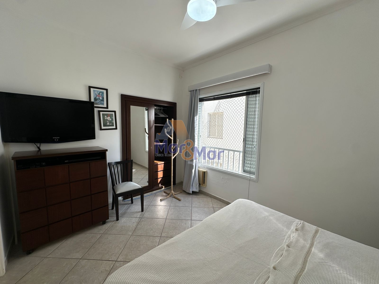 Apartamento Frente ao Mar nas Pitangueiras, Guarujá - SP