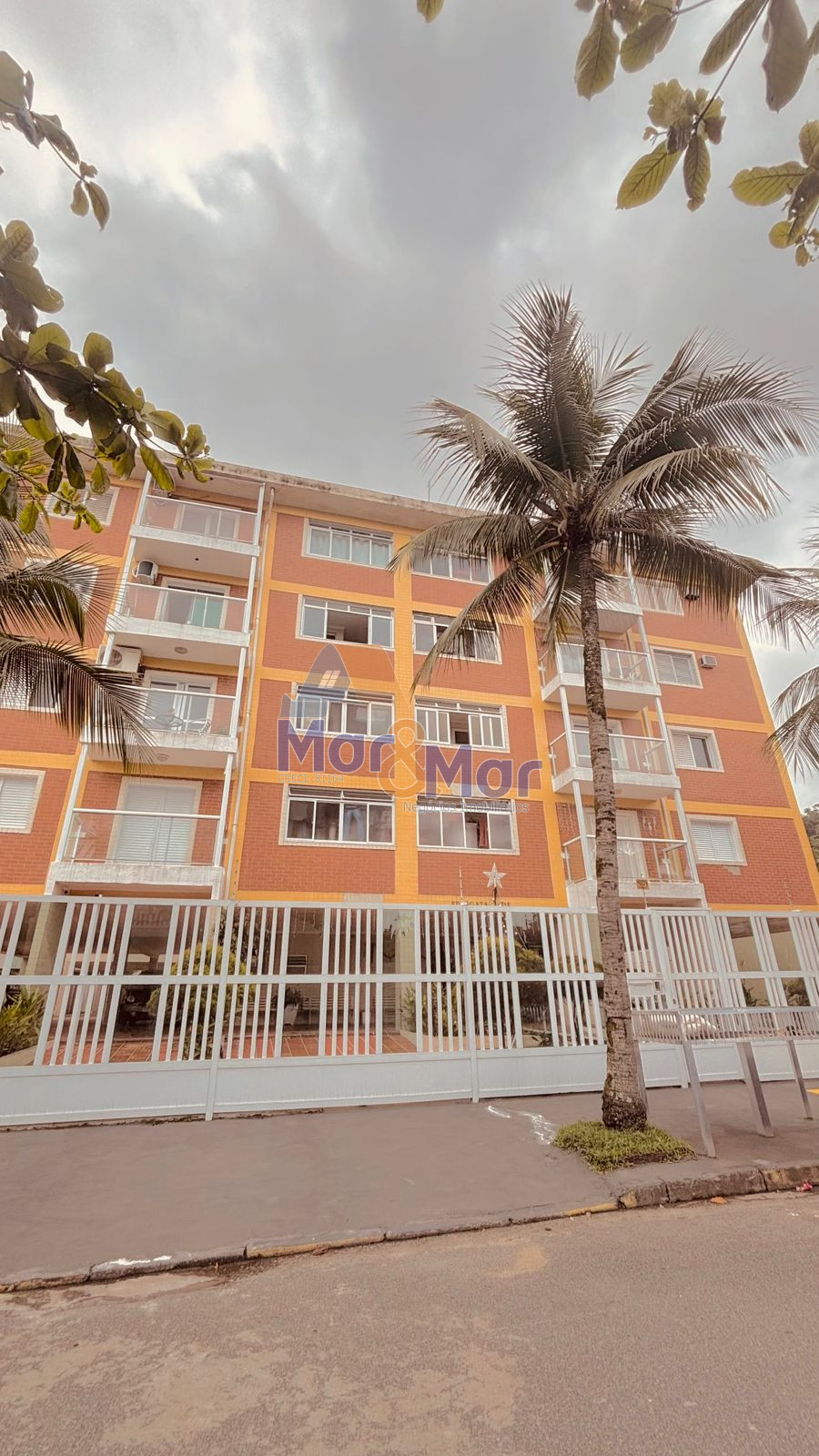 Apartamento na Praia da Enseada, Guarujá - SP