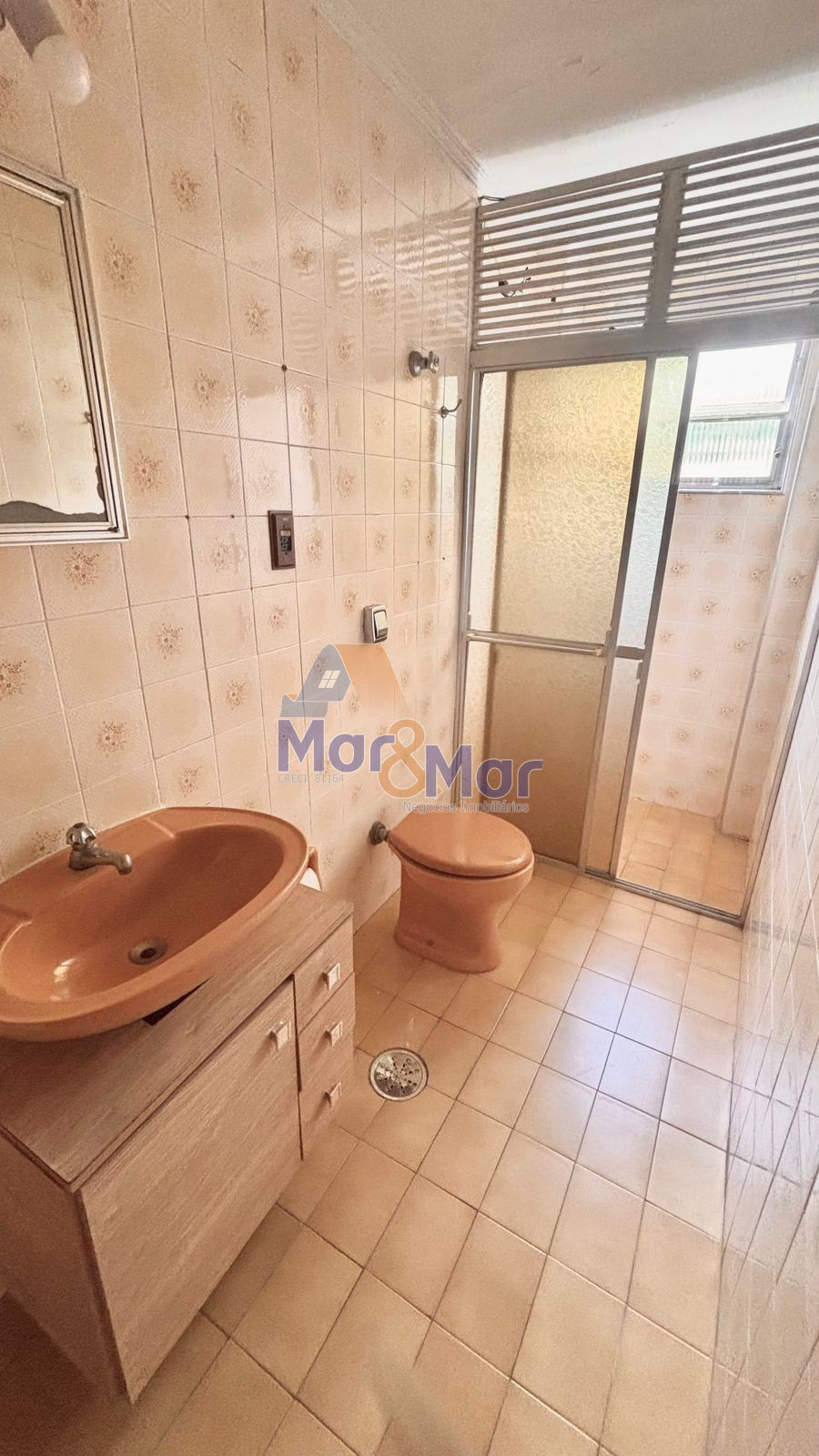 Apartamento na Praia da Enseada, Guarujá - SP
