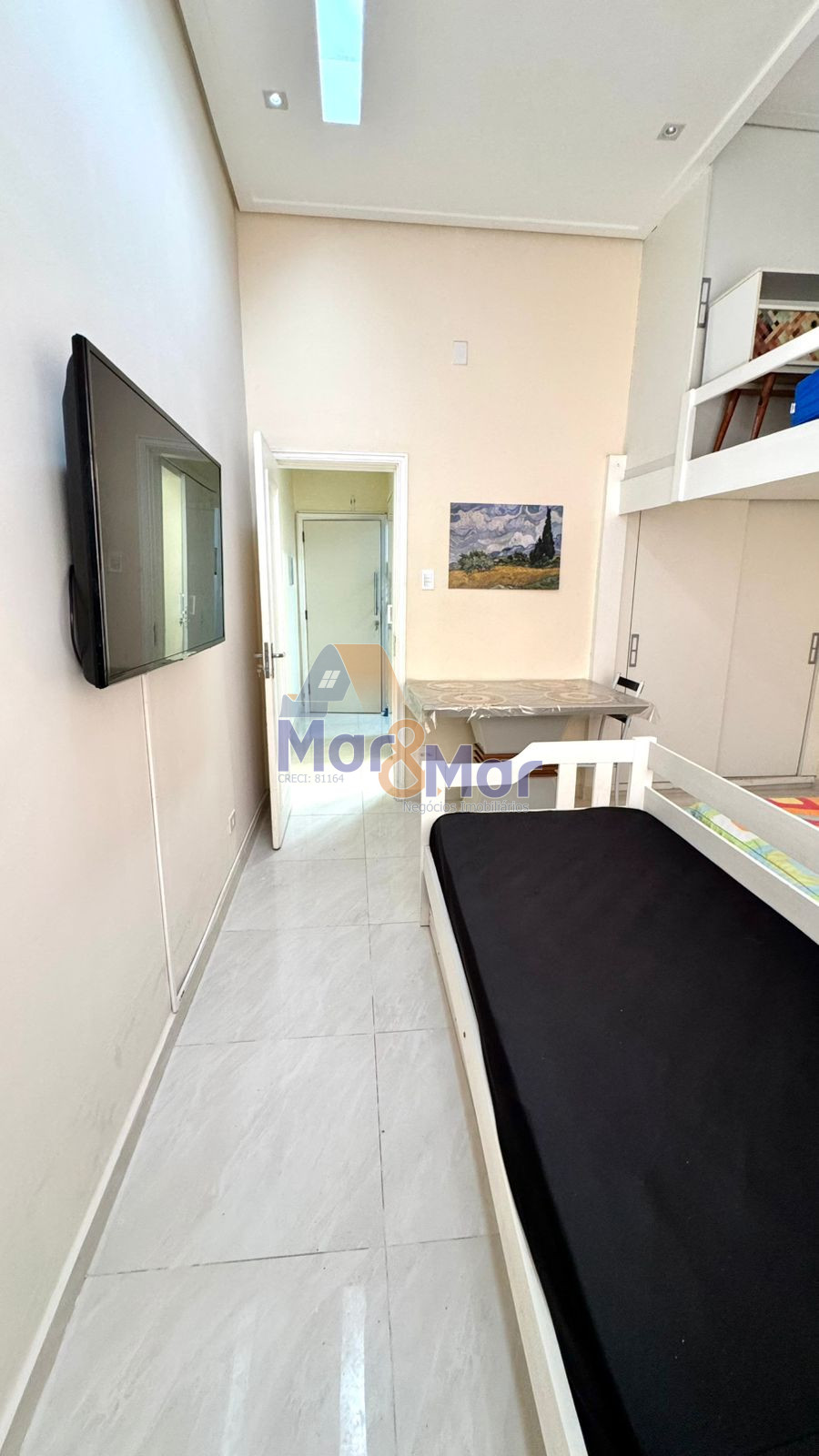 Apartamento na Praia das Pitangueiras, Guarujá - SP