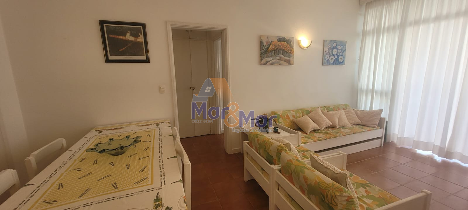 Apartamento na Praia das Pitangueiras, Guarujá - SP