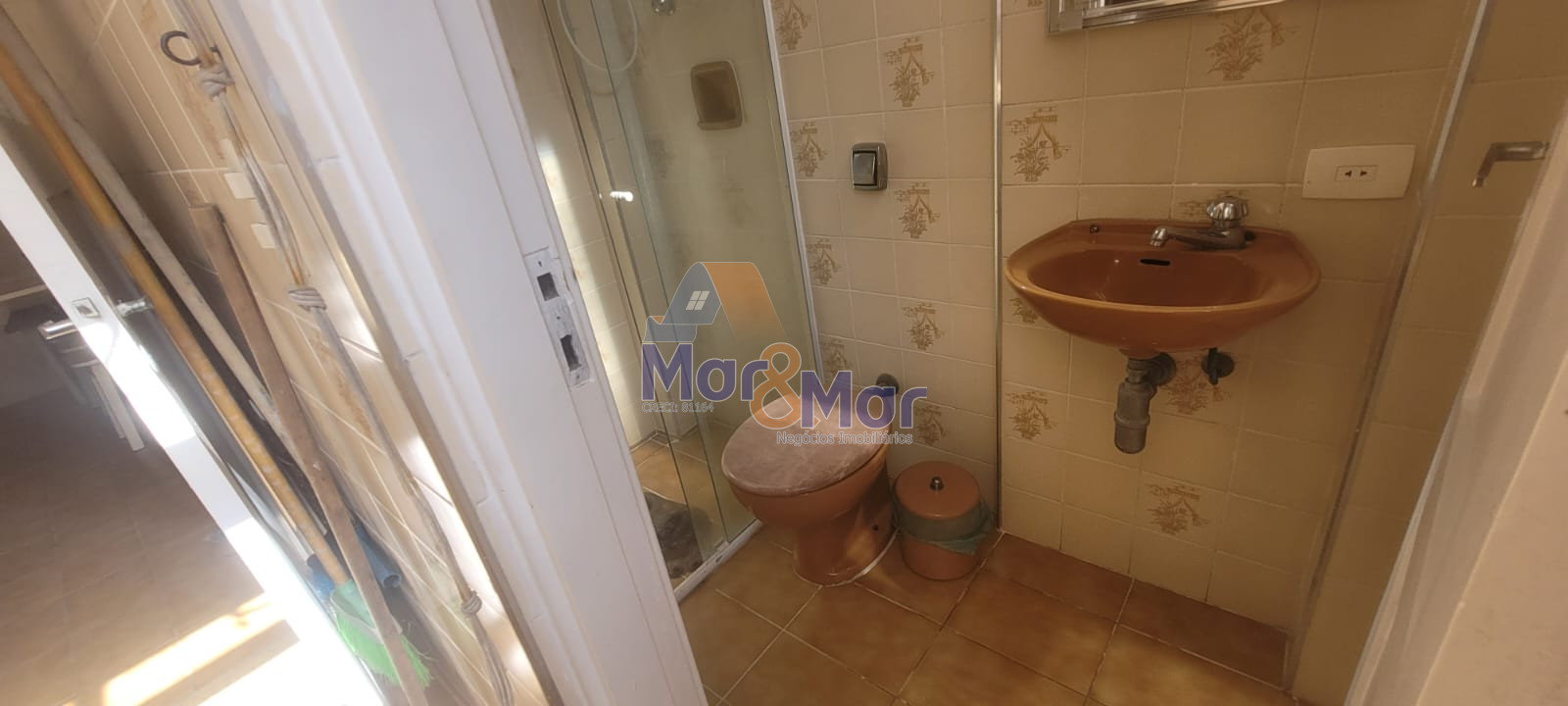 Apartamento na Praia das Pitangueiras, Guarujá - SP