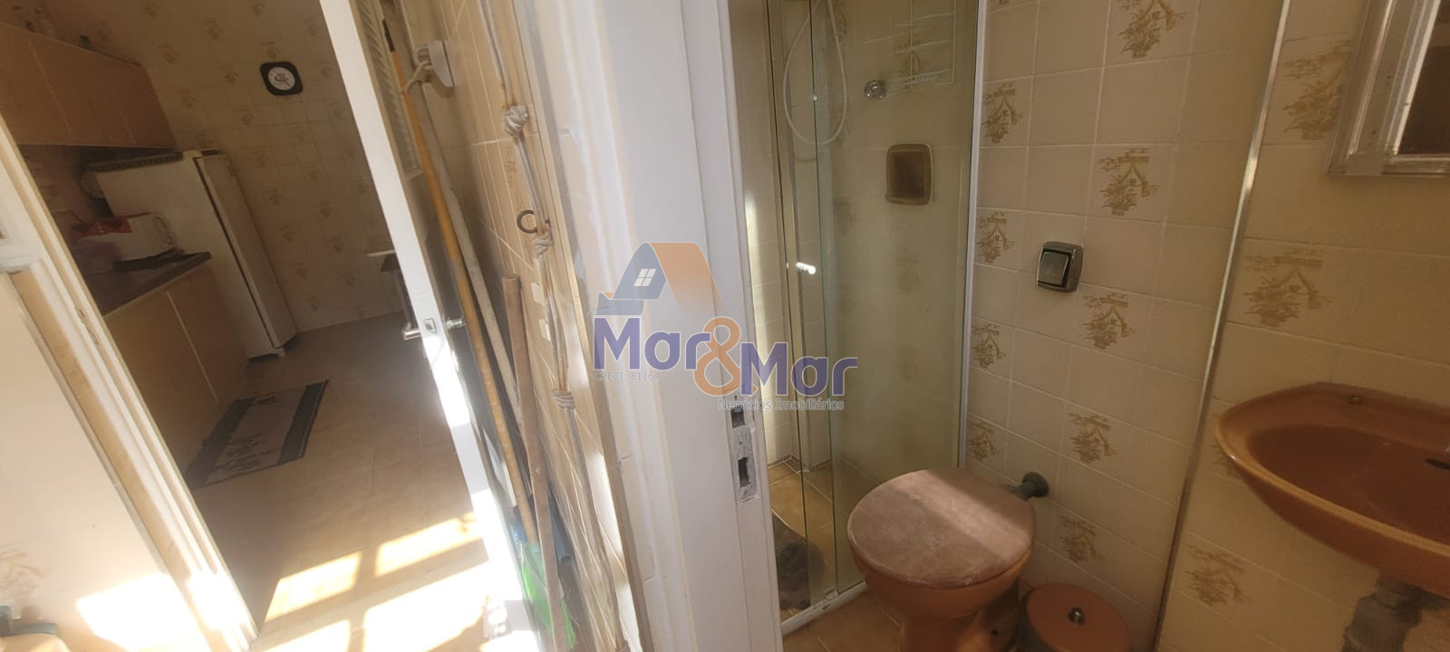 Apartamento na Praia das Pitangueiras, Guarujá - SP