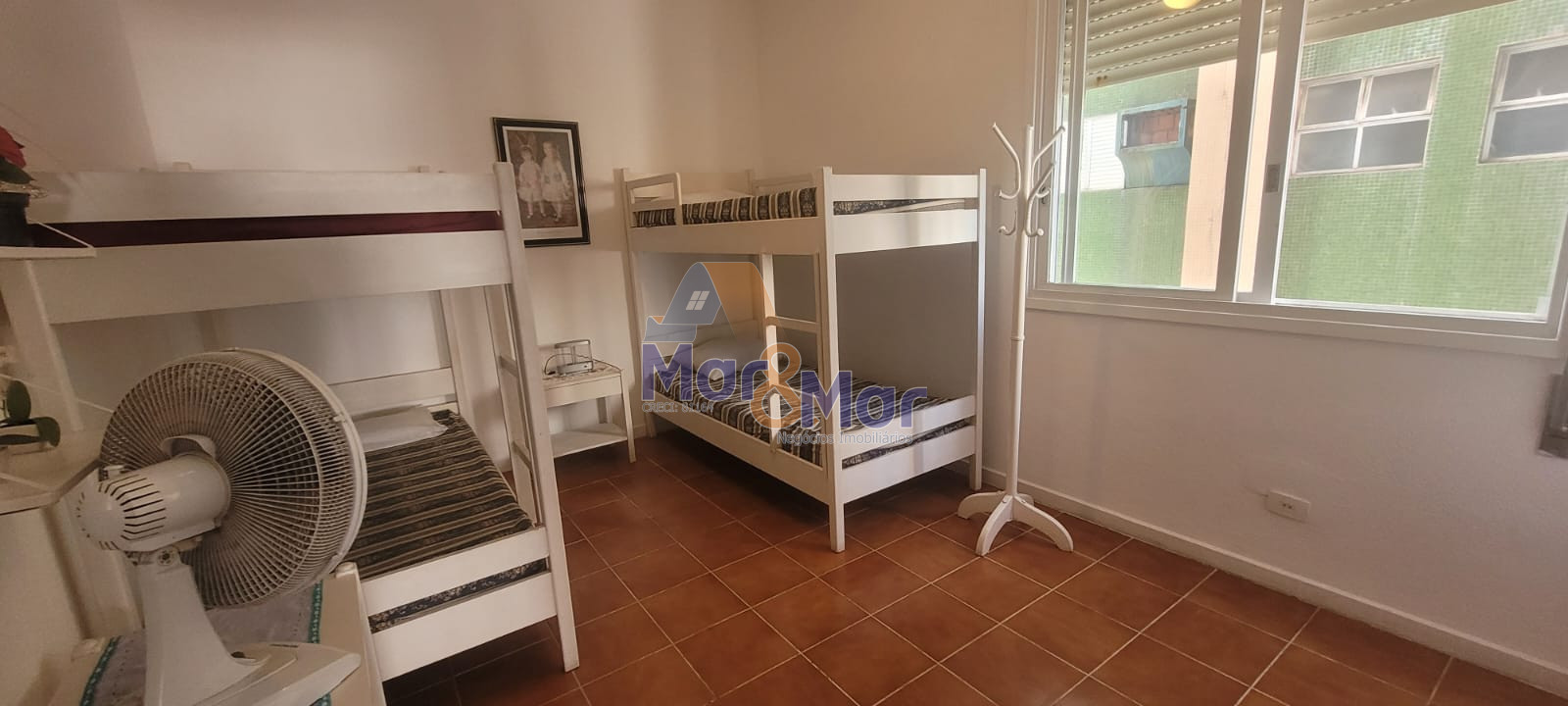 Apartamento na Praia das Pitangueiras, Guarujá - SP