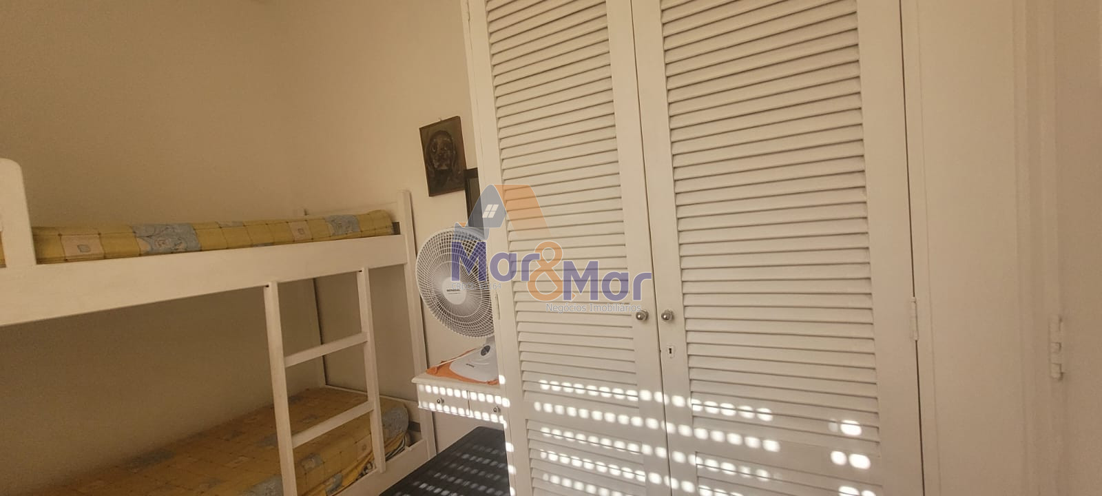 Apartamento na Praia das Pitangueiras, Guarujá - SP