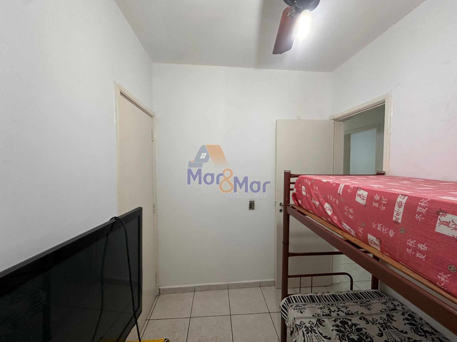 Apartamento na Praia da Enseada, Guarujá - SP