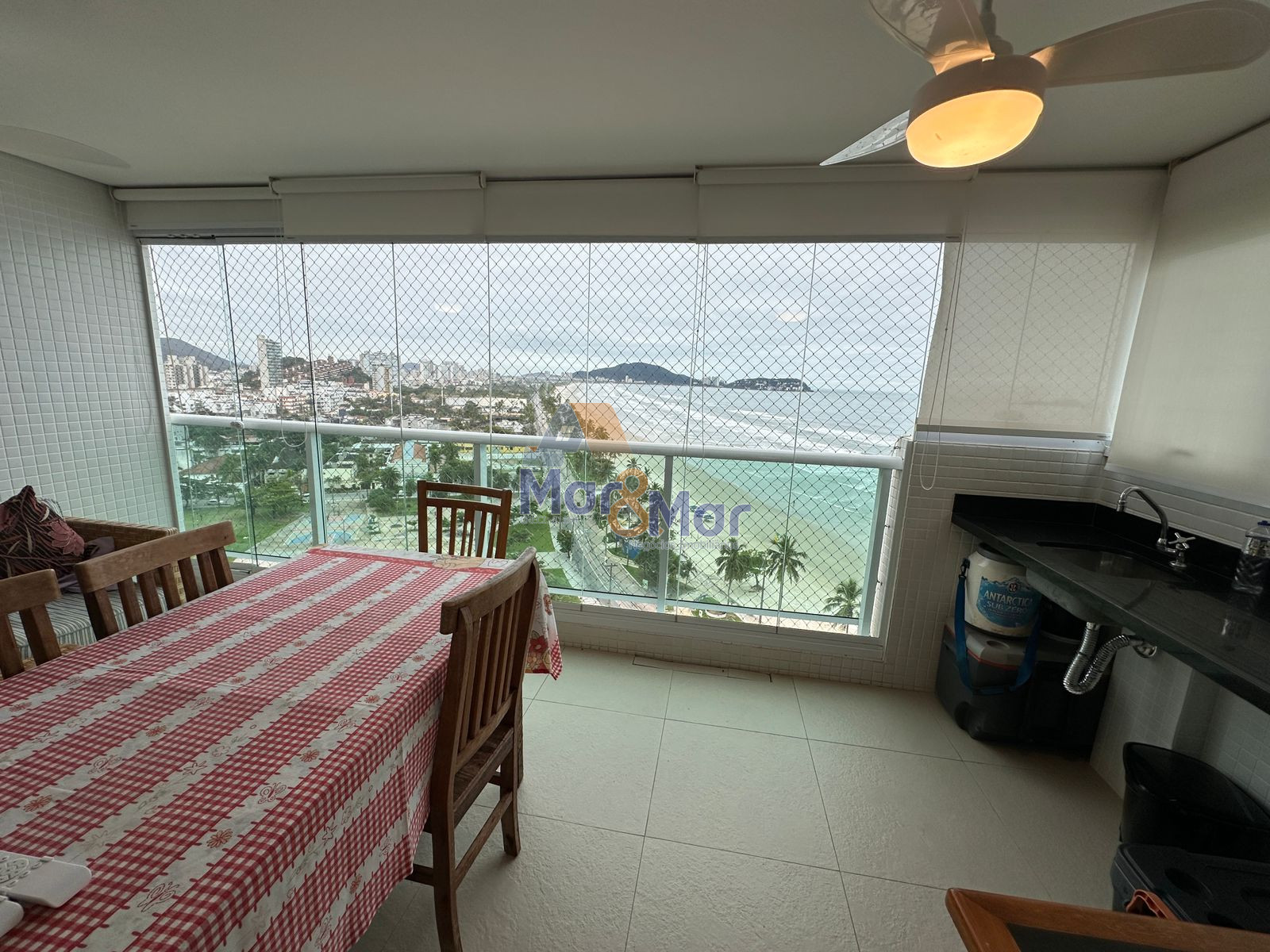 Apartamento na Praia da Enseada, Guarujá - SP