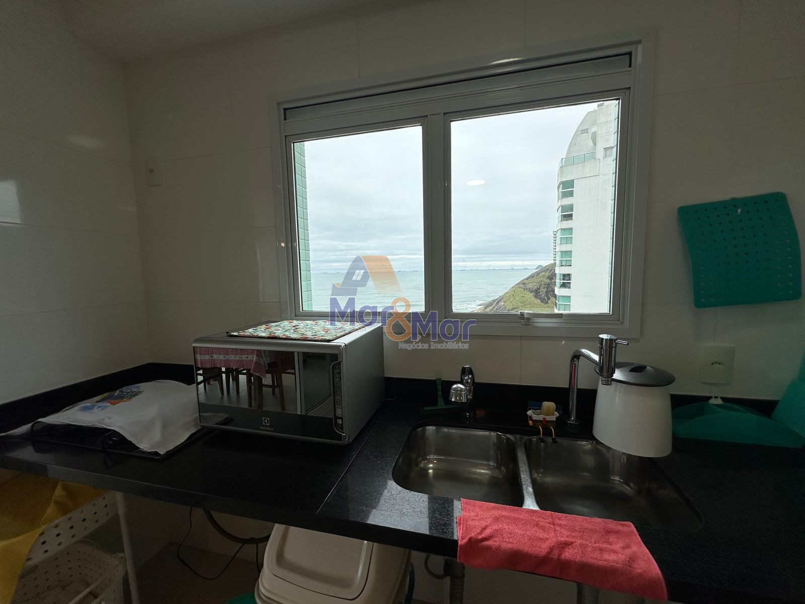 Apartamento na Praia da Enseada, Guarujá - SP