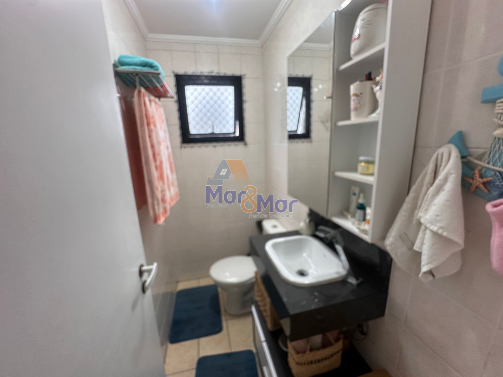 Apartamento na Praia das Astúrias, Guarujá - SP