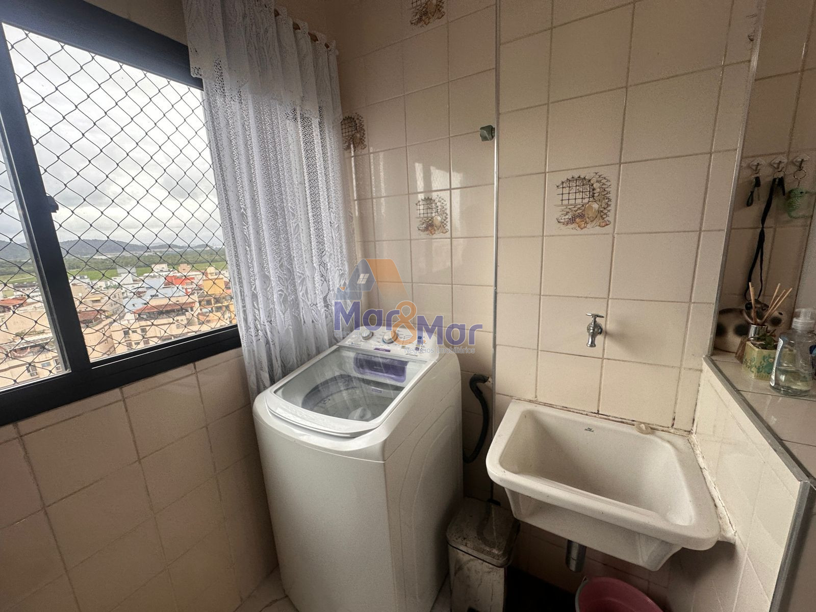 Apartamento na Praia das Astúrias, Guarujá - SP