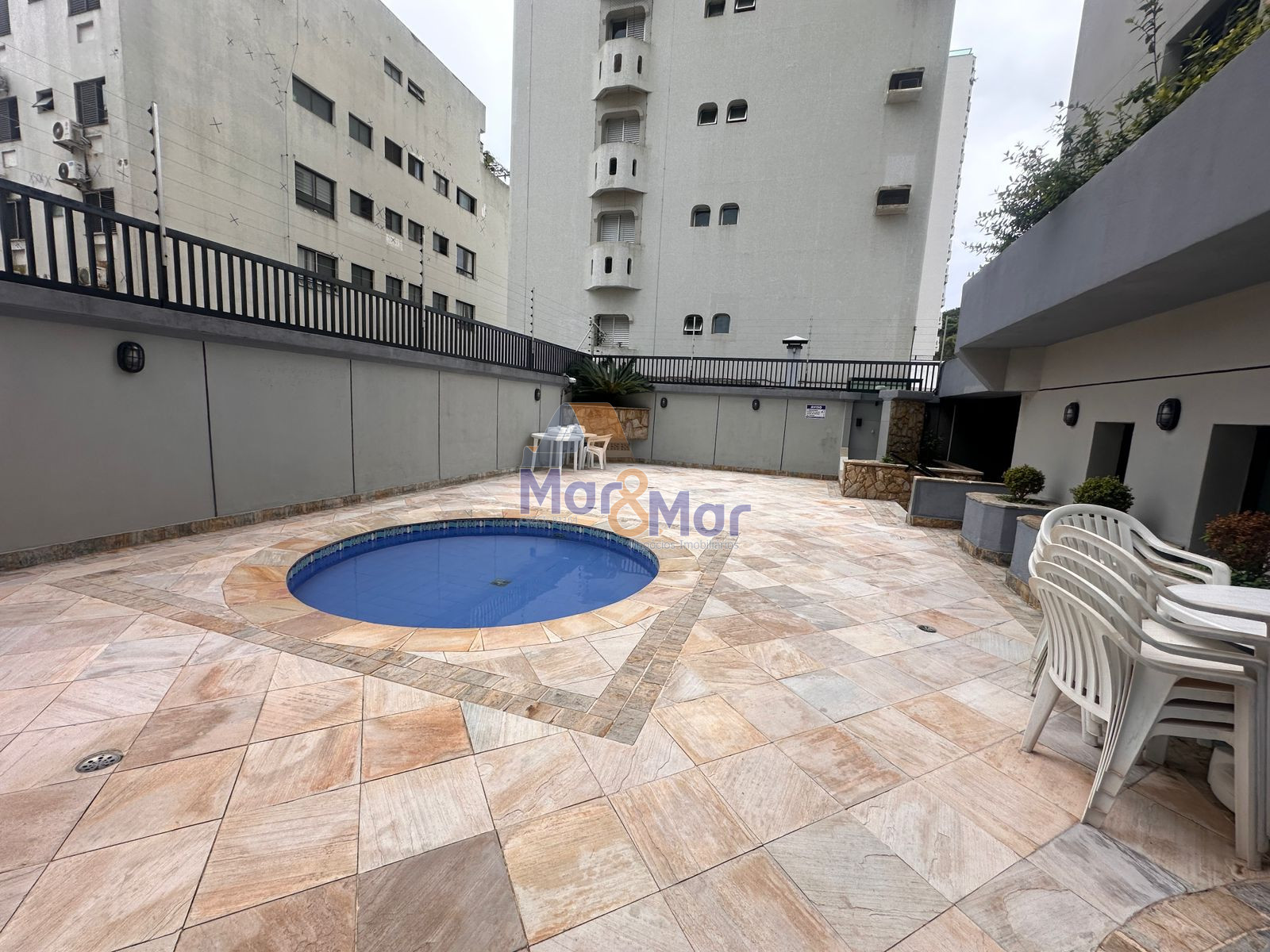 Apartamento na Praia das Astúrias, Guarujá - SP
