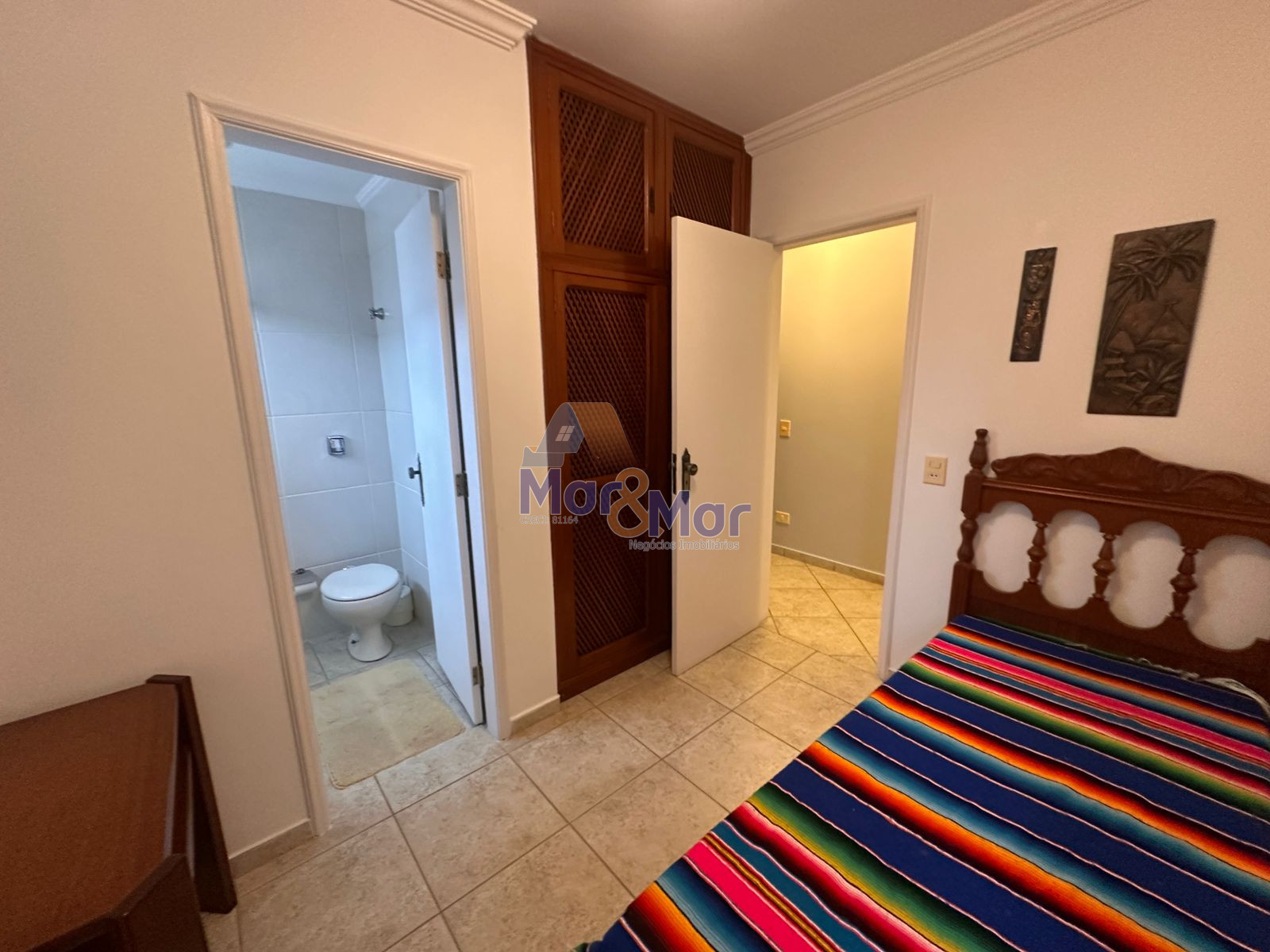 Apartamento na Praia das Pitangueiras, Guarujá - SP