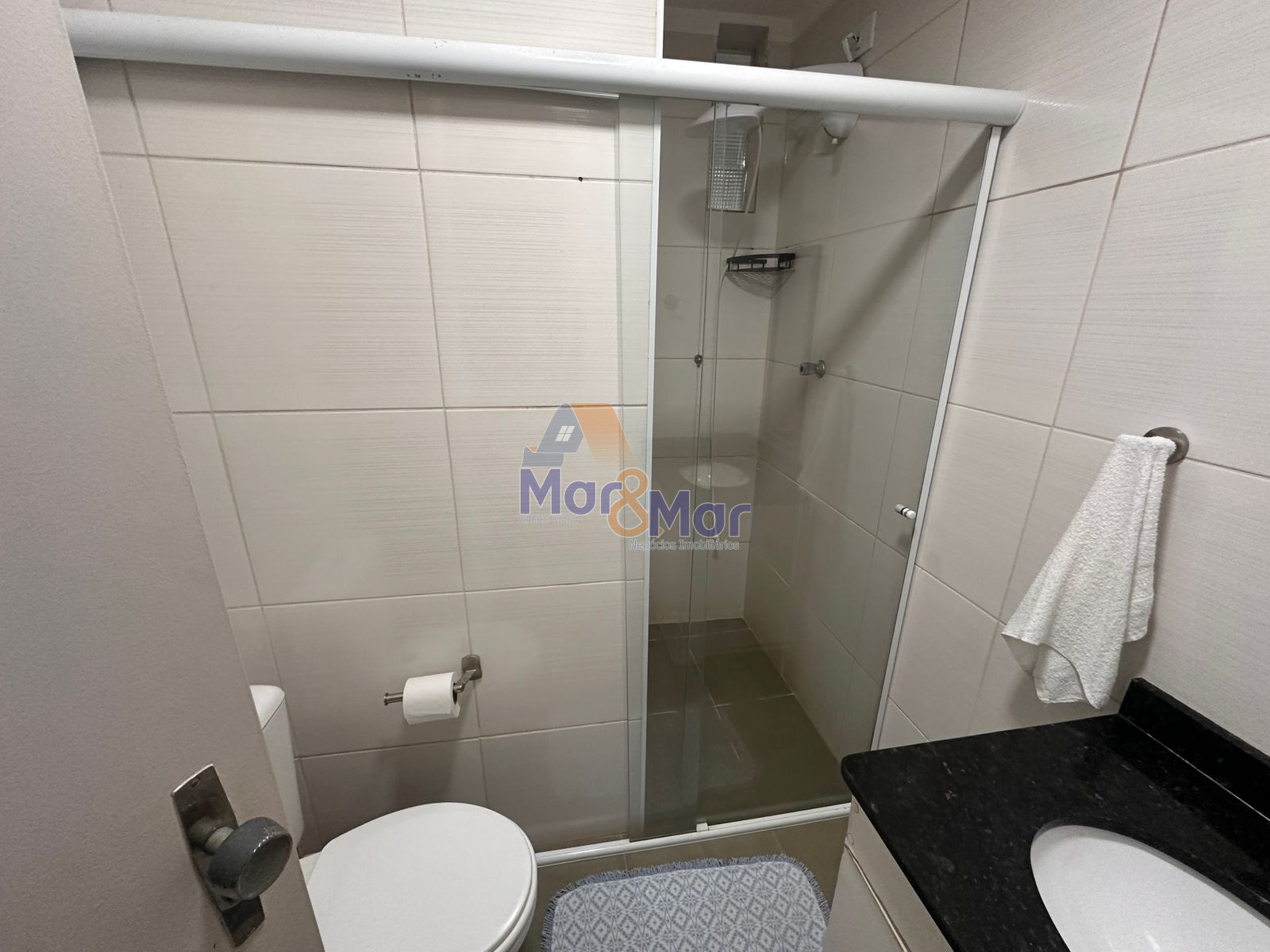Apartamento na Praia das Pitangueiras, Guarujá - SP