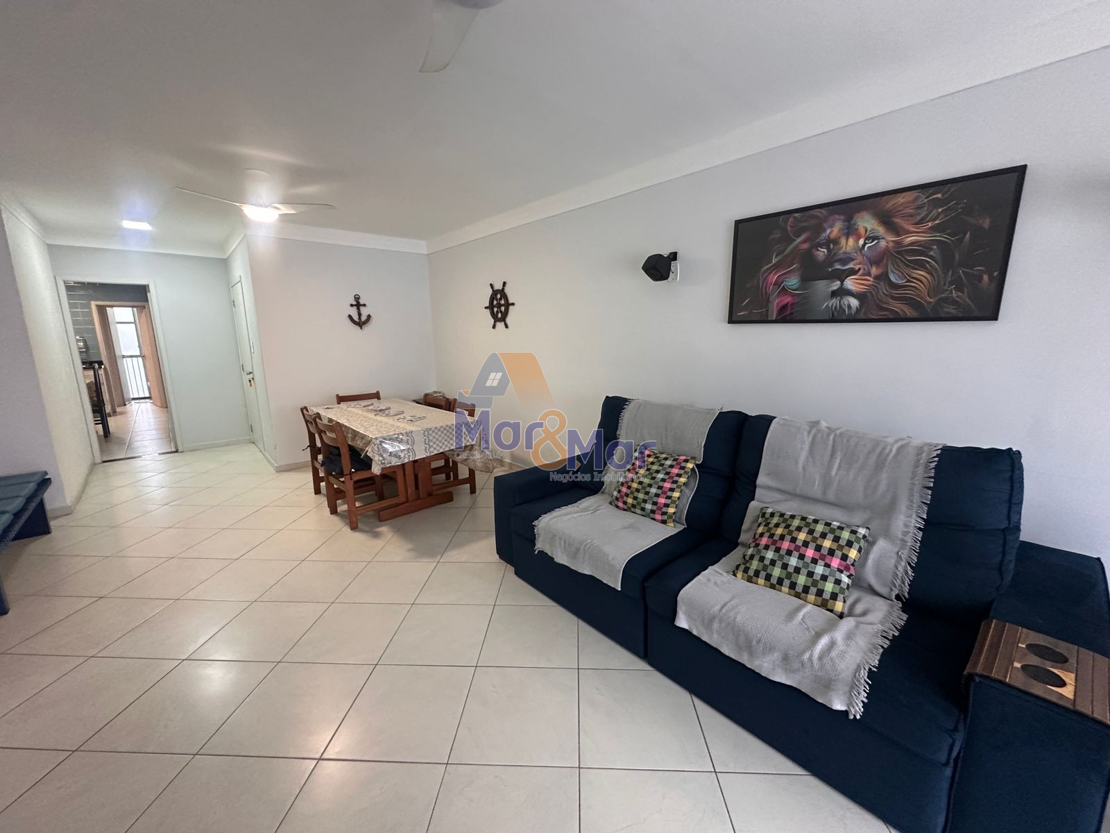 Apartamento na Praia das Pitangueiras, Guarujá - SP