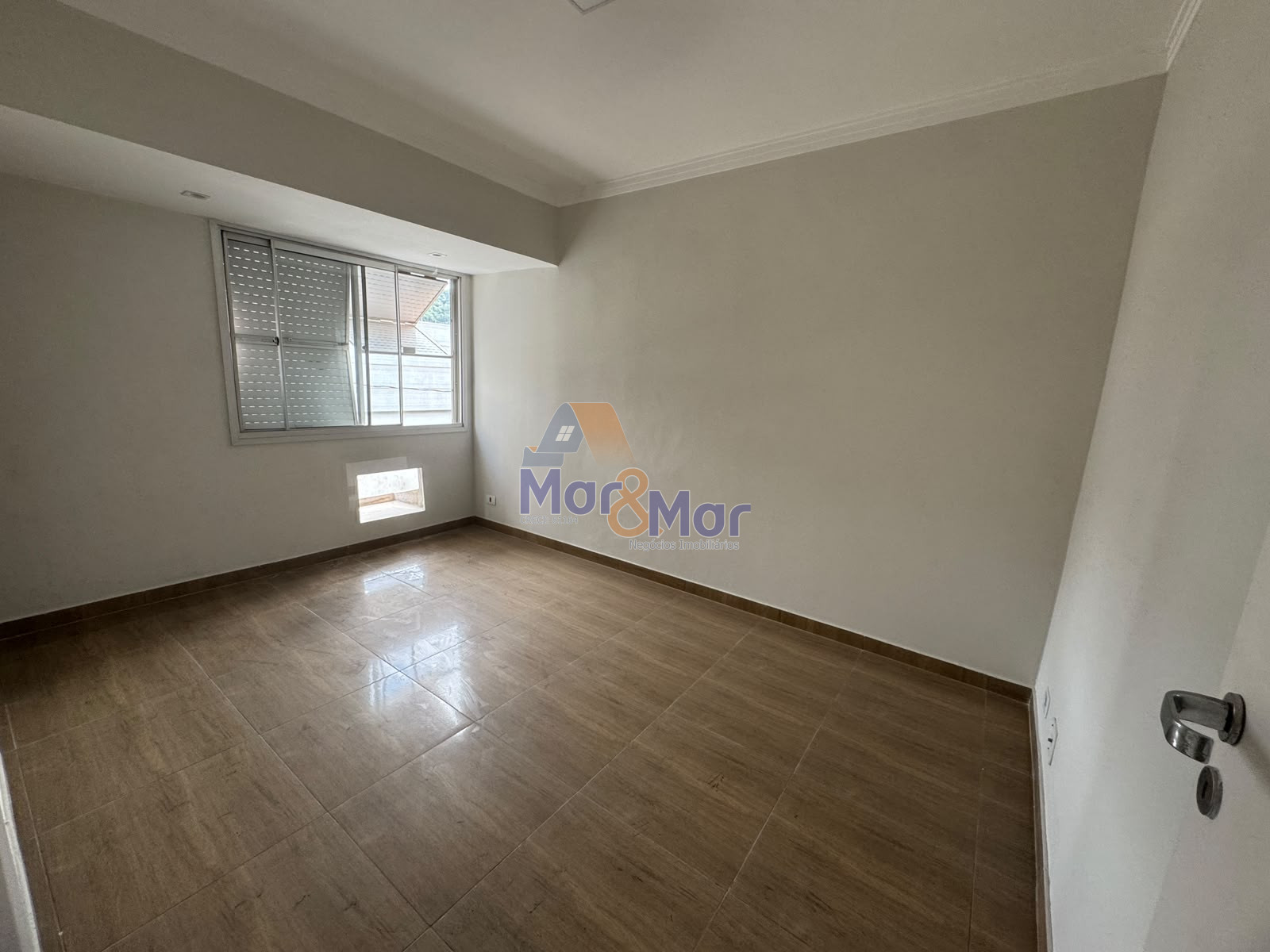 Apartamento na Praia da Enseada, Guarujá - SP